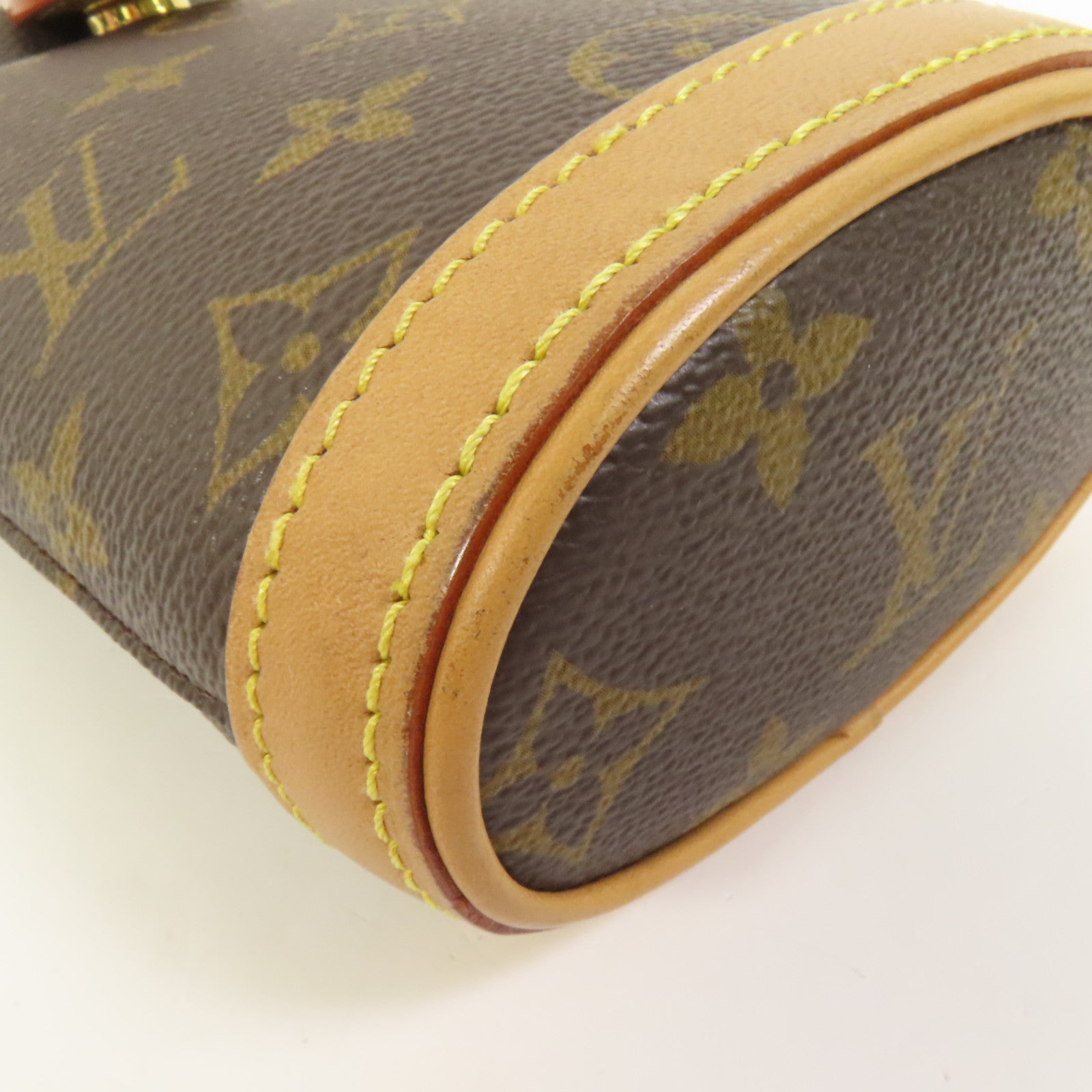 LOUIS VUITTON Monogram Fold Me Pouch金扣肩背袋