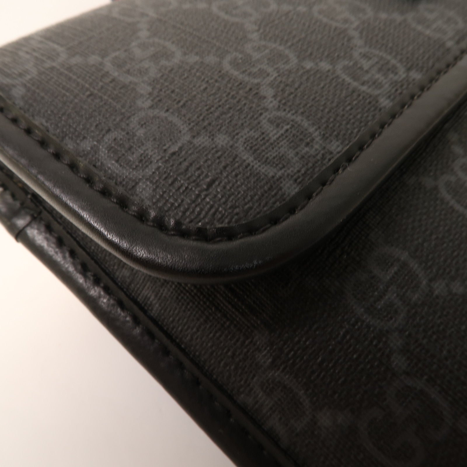 GUCCI 塗層帆布Shoulder Bag銀扣肩背袋黑色