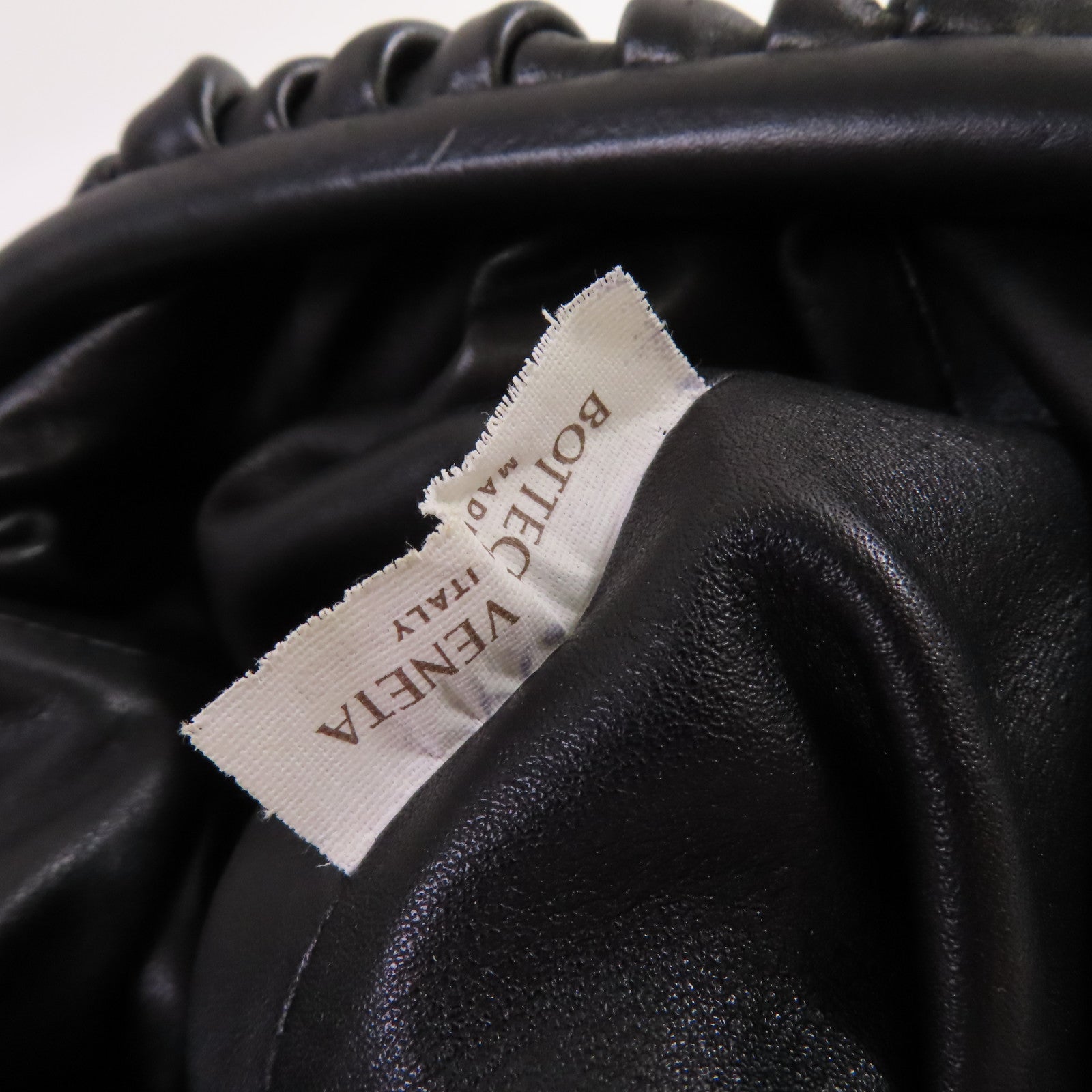 BOTTEGA VENETA 【激減優惠】牛皮皮革Mini Pouch Shoulder Bag肩背袋黑色