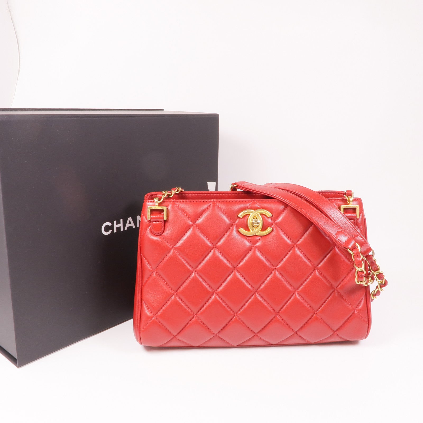 CHANEL CC GHW Materasse Chain Shoulder Bag Calfskin Leather Red