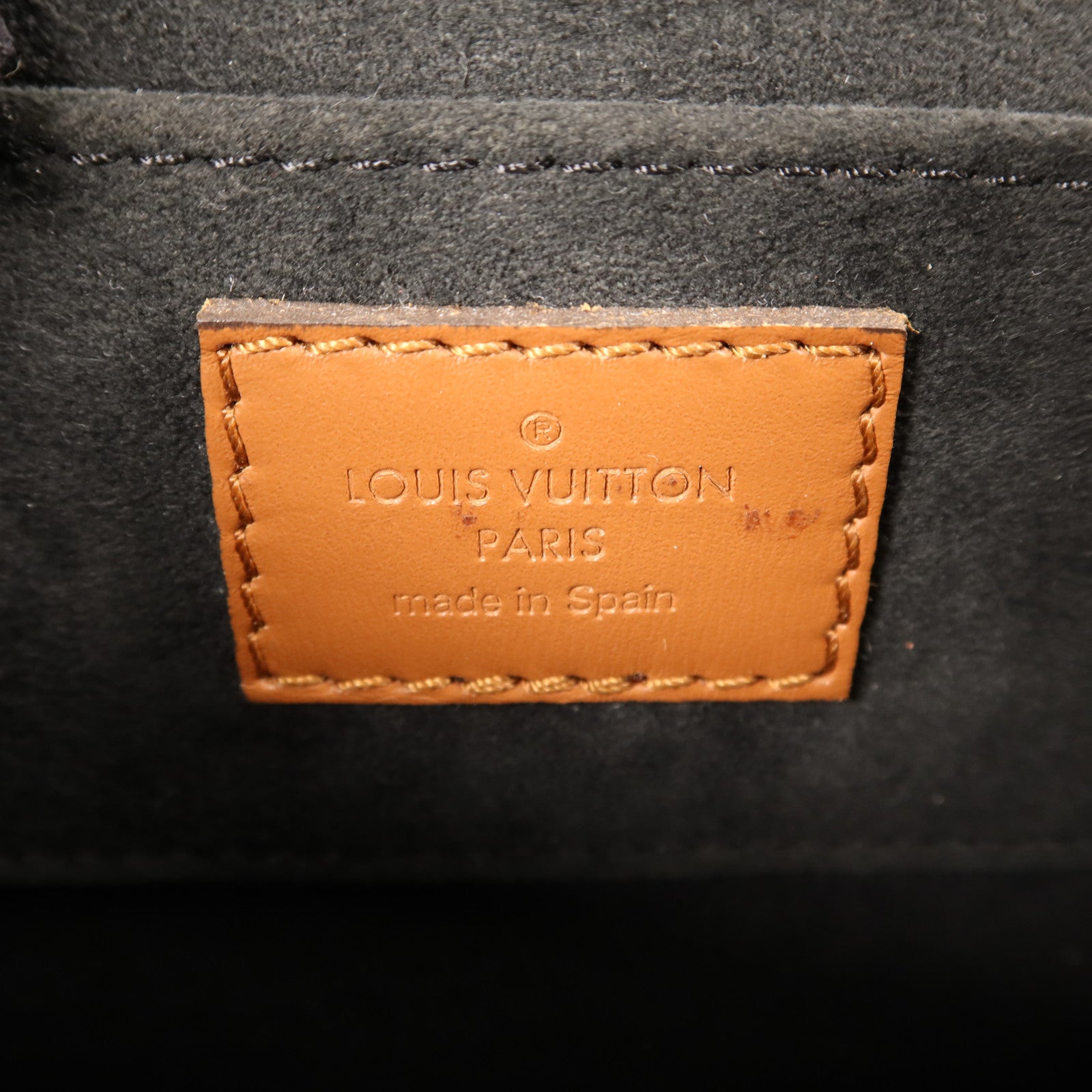 LOUIS VUITTON Monogram Reverse Mini Dauphine金扣肩背袋