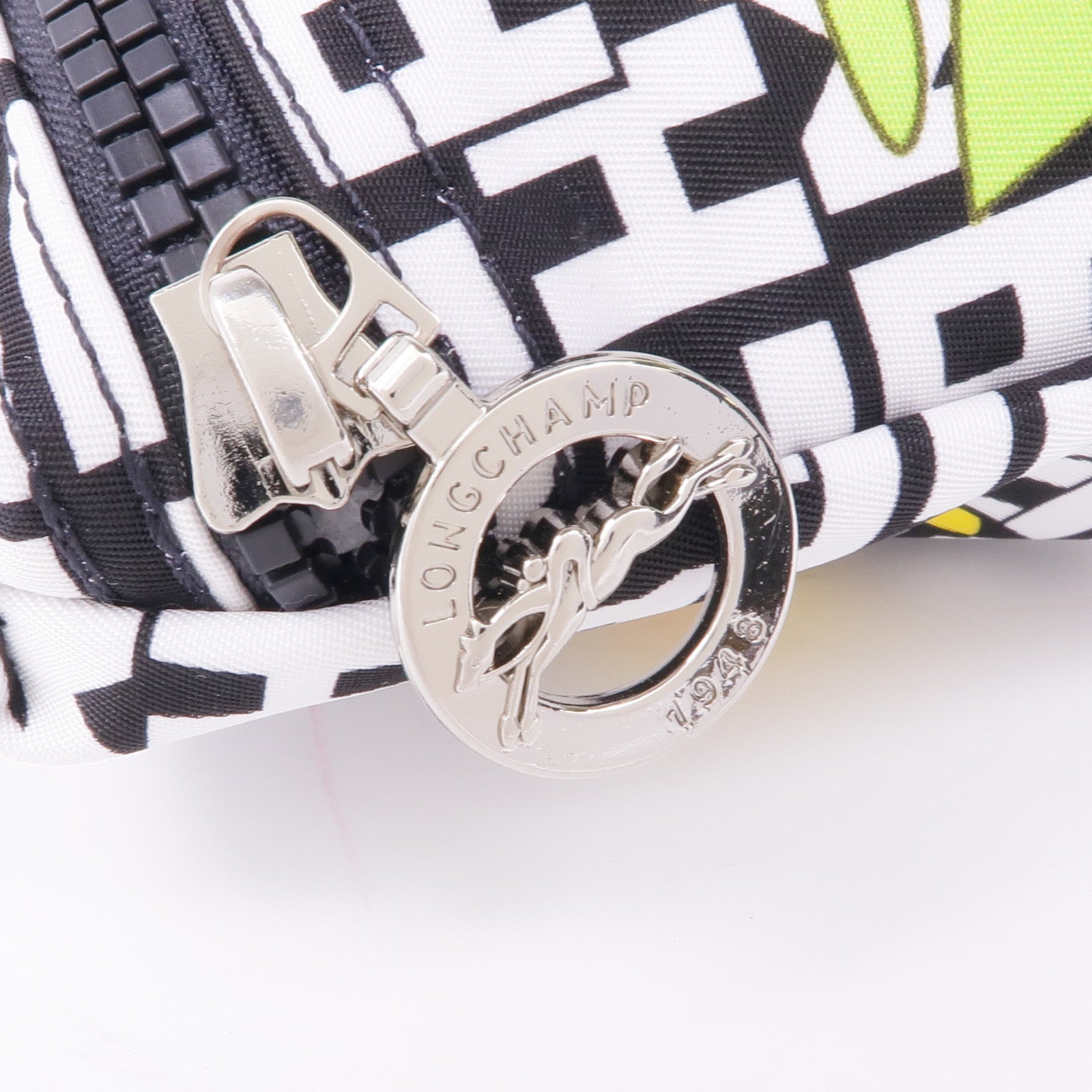 Longchamp 尼龍Pokemon Pouch銀扣手拿包