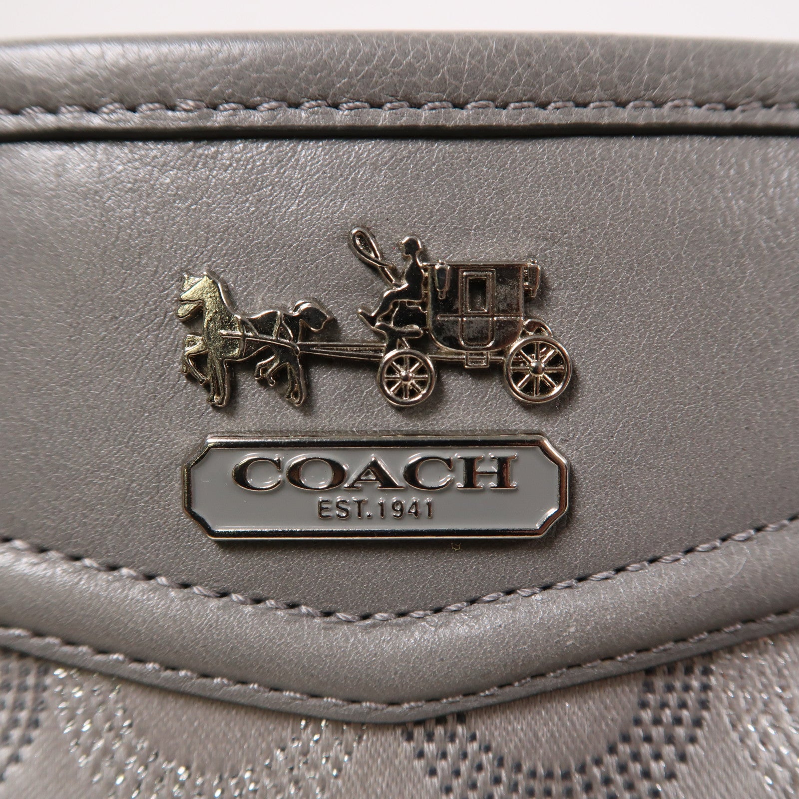COACH 帆布Pouch銀扣手挽袋銀色
