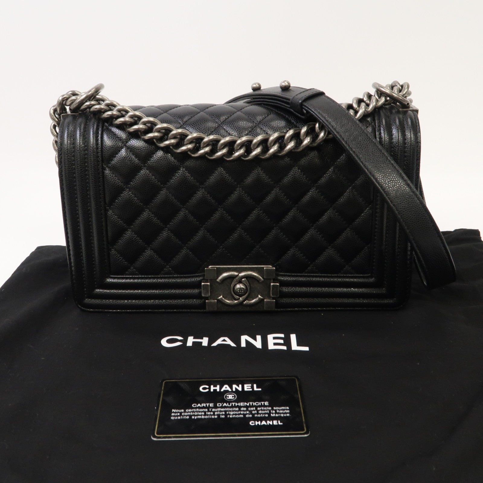 CHANEL 菱格Caviar皮革Boy 25銀扣鏈帶肩背袋黑色