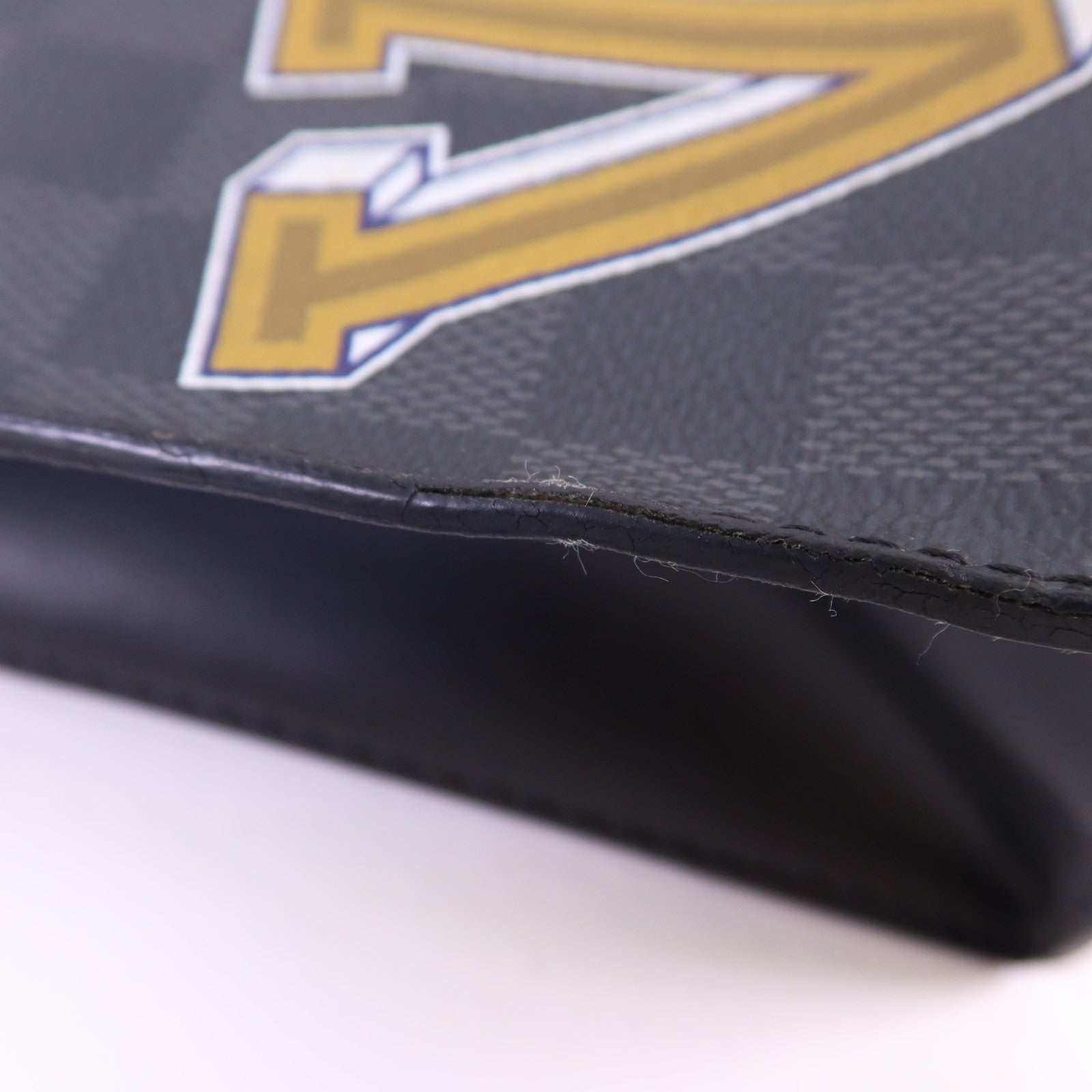 LOUIS VUITTON Damier Graphite Pochette Voyage MM銀扣手拿包