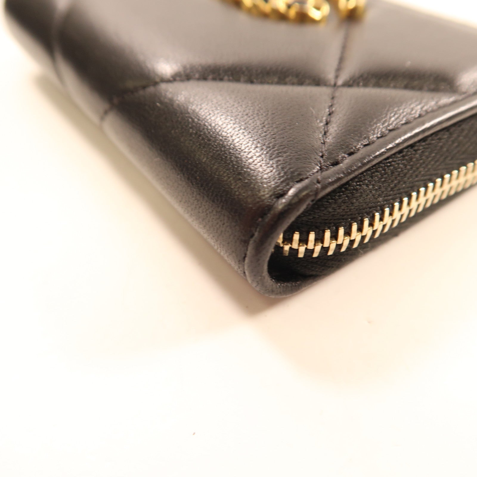 CHANEL 羊皮皮革Chanel 19 Card Case金扣卡片套