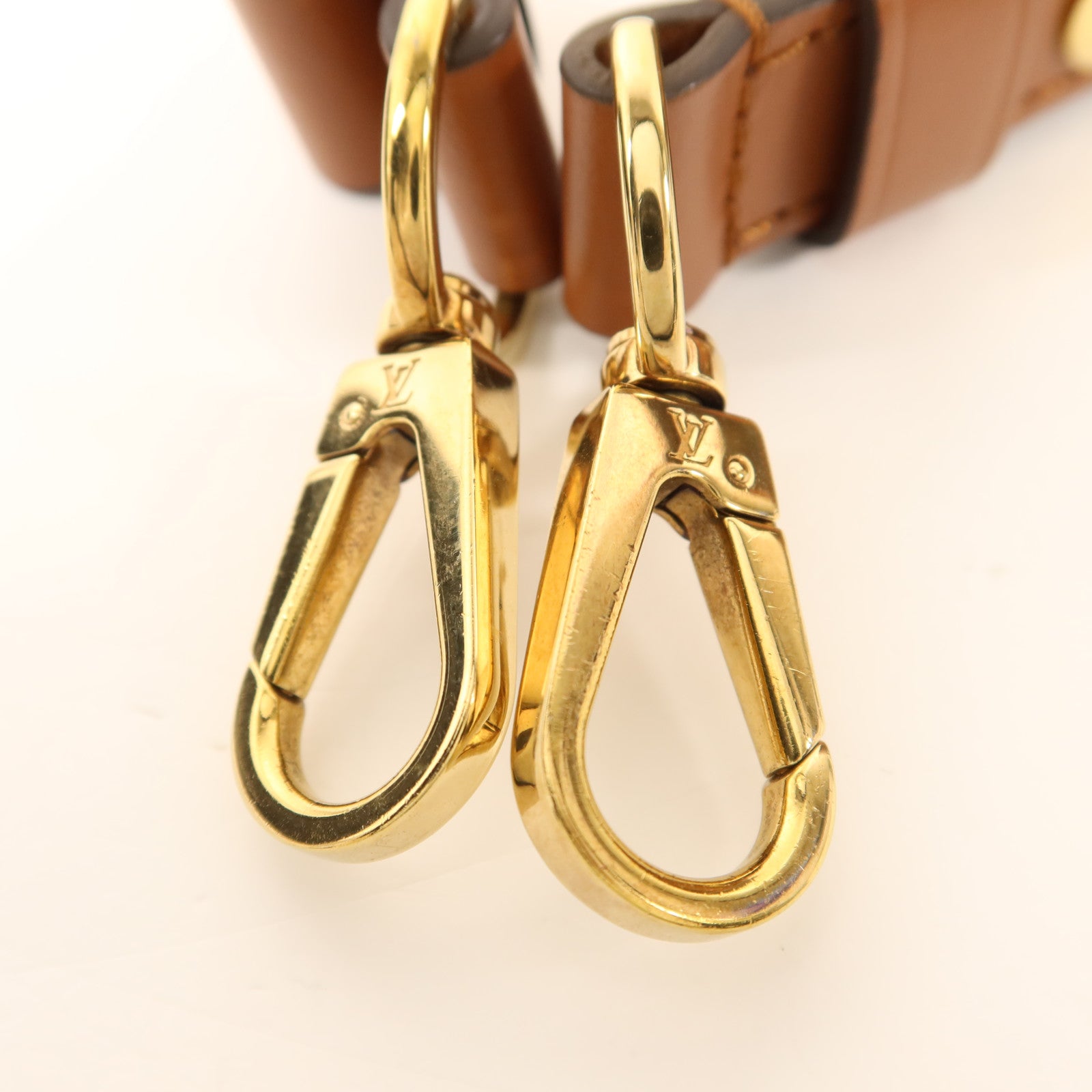 LOUIS VUITTON Monogram Reverse Mini Dauphine金扣肩背袋