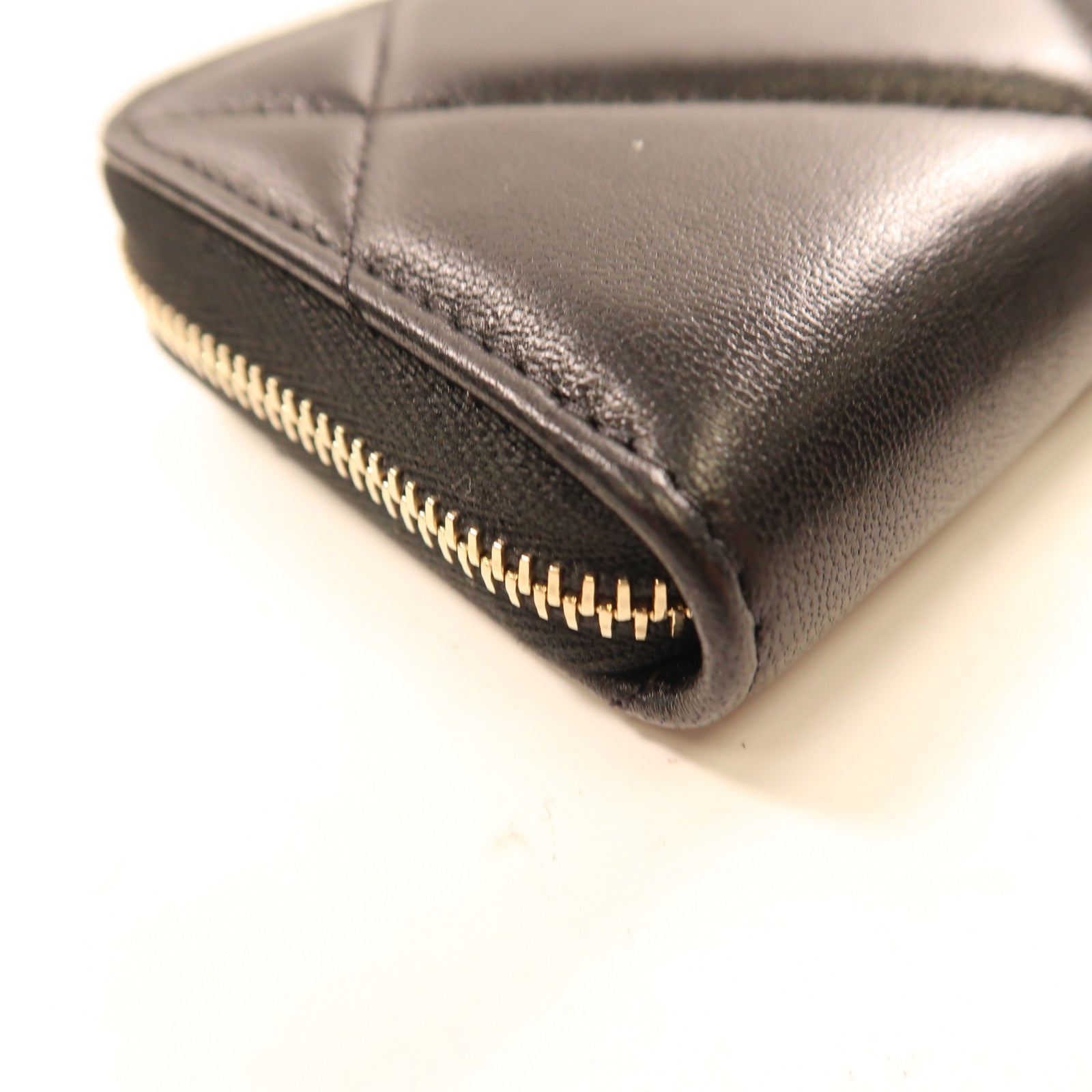 CHANEL 羊皮皮革Chanel 19 Card Case金扣卡片套