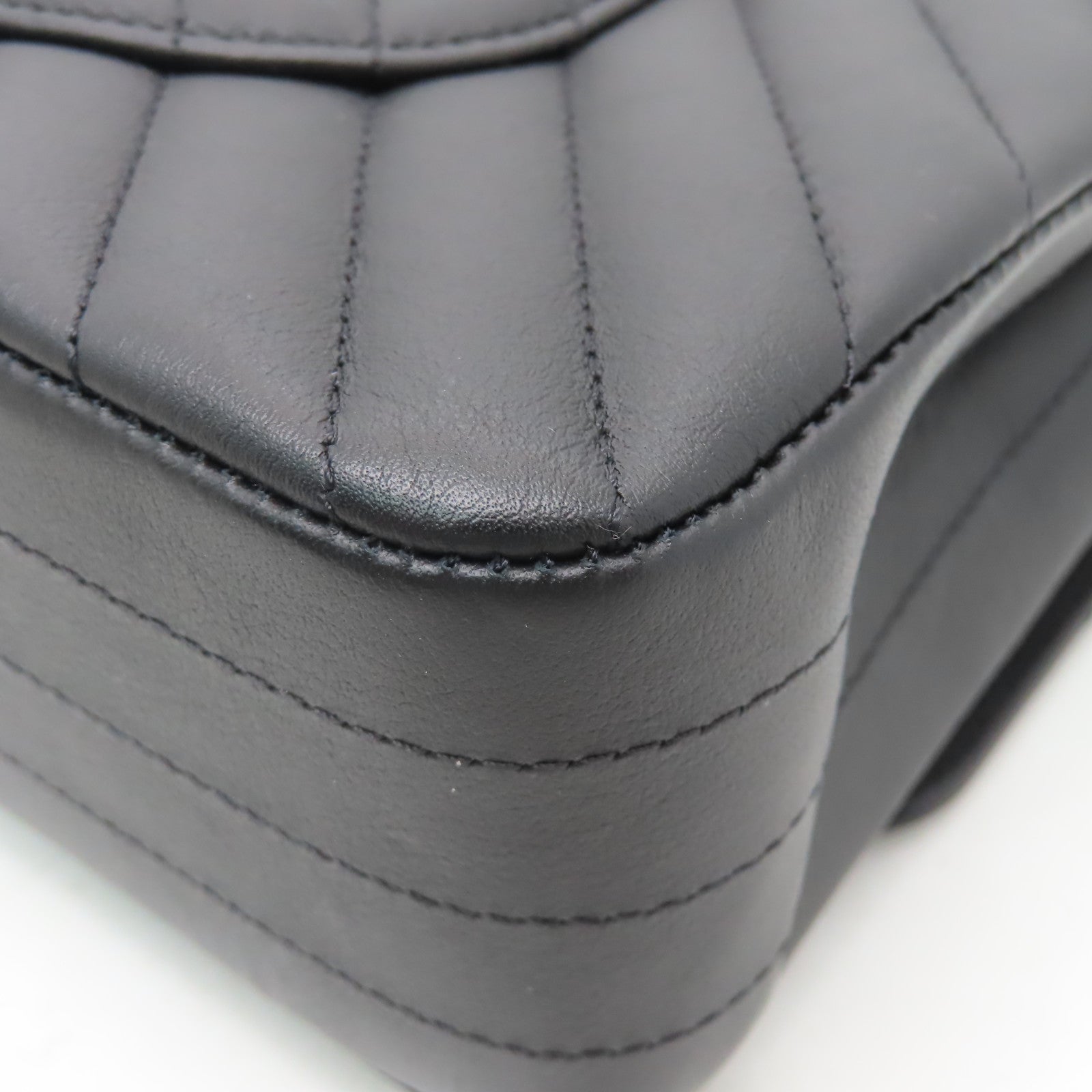 CHANEL 【激減優惠】斜紋牛皮皮革Chain Shoulder銀扣鏈帶肩背袋黑色