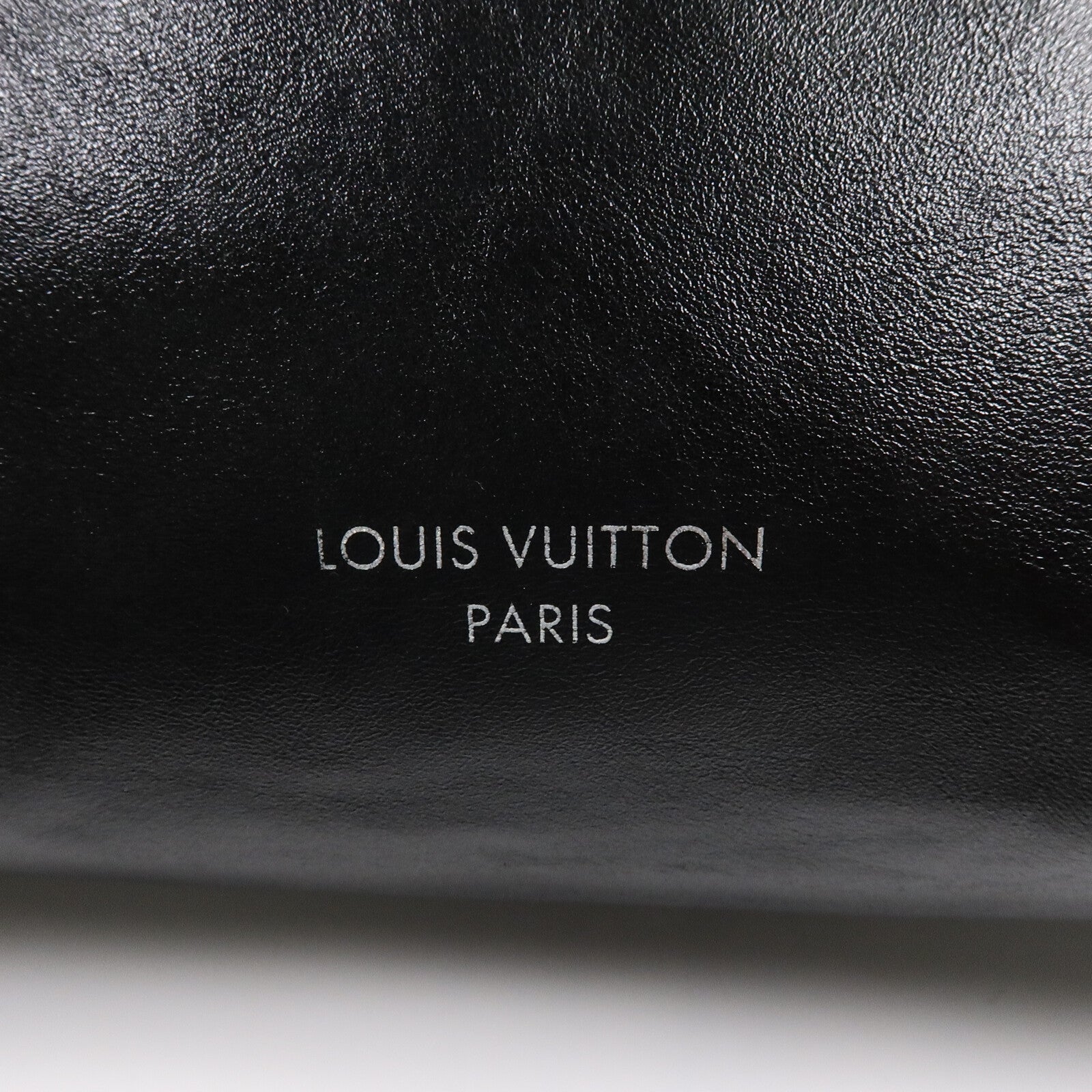 LOUIS VUITTON 羊皮皮革LVxTM Carryall Vibe MM肩背袋