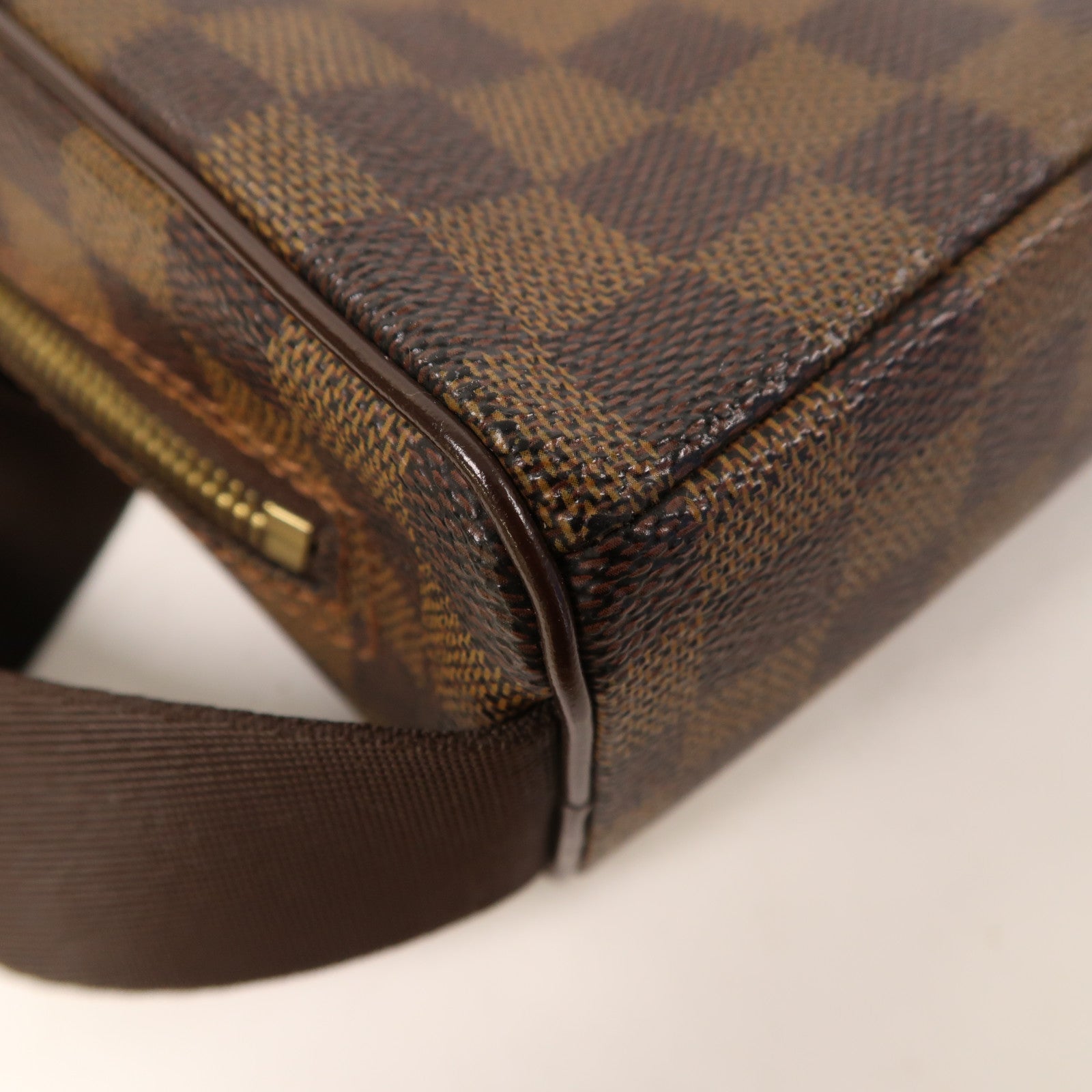 LOUIS VUITTON Damier Olav PM金扣肩背袋啡色