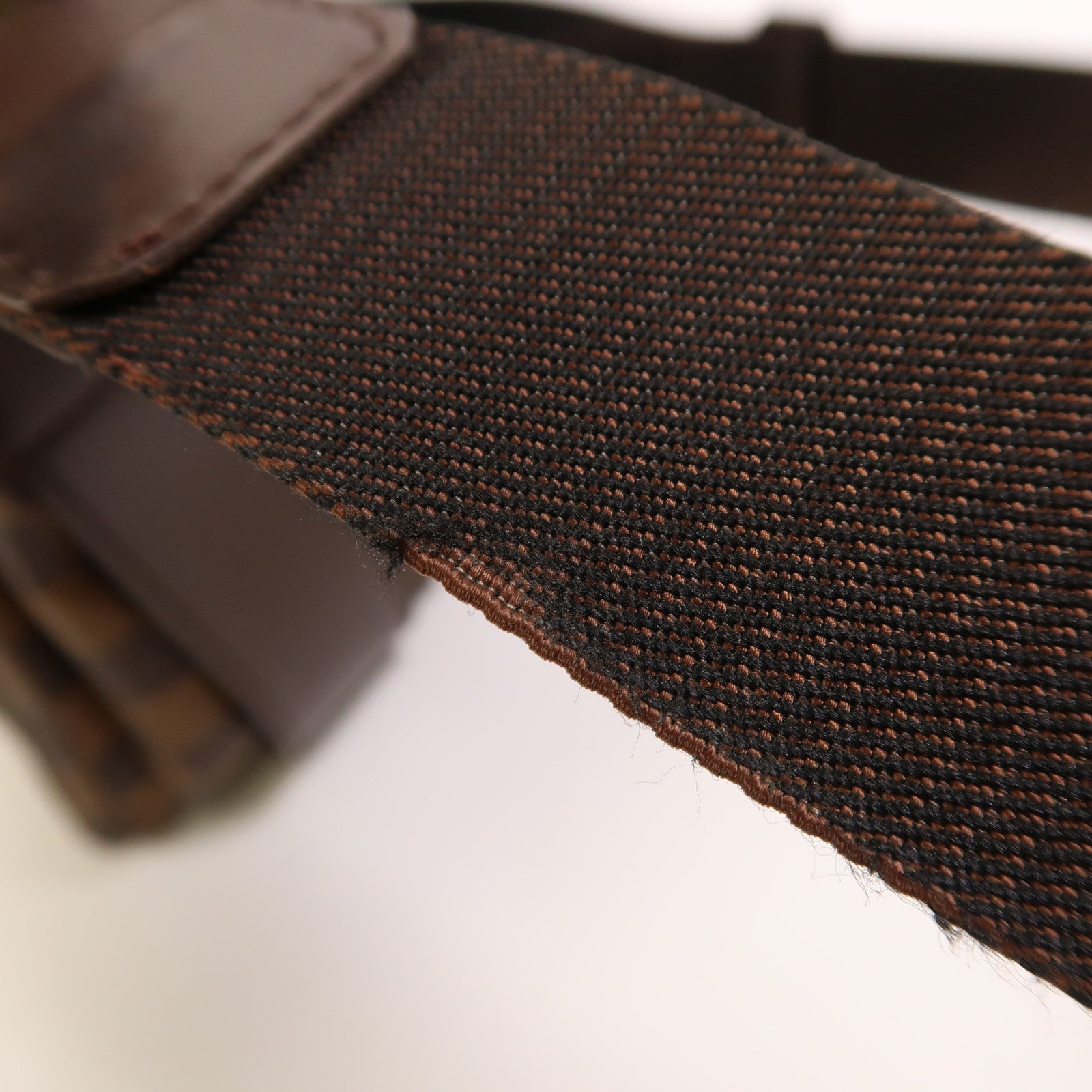 LOUIS VUITTON Damier Naviglio金扣肩背袋