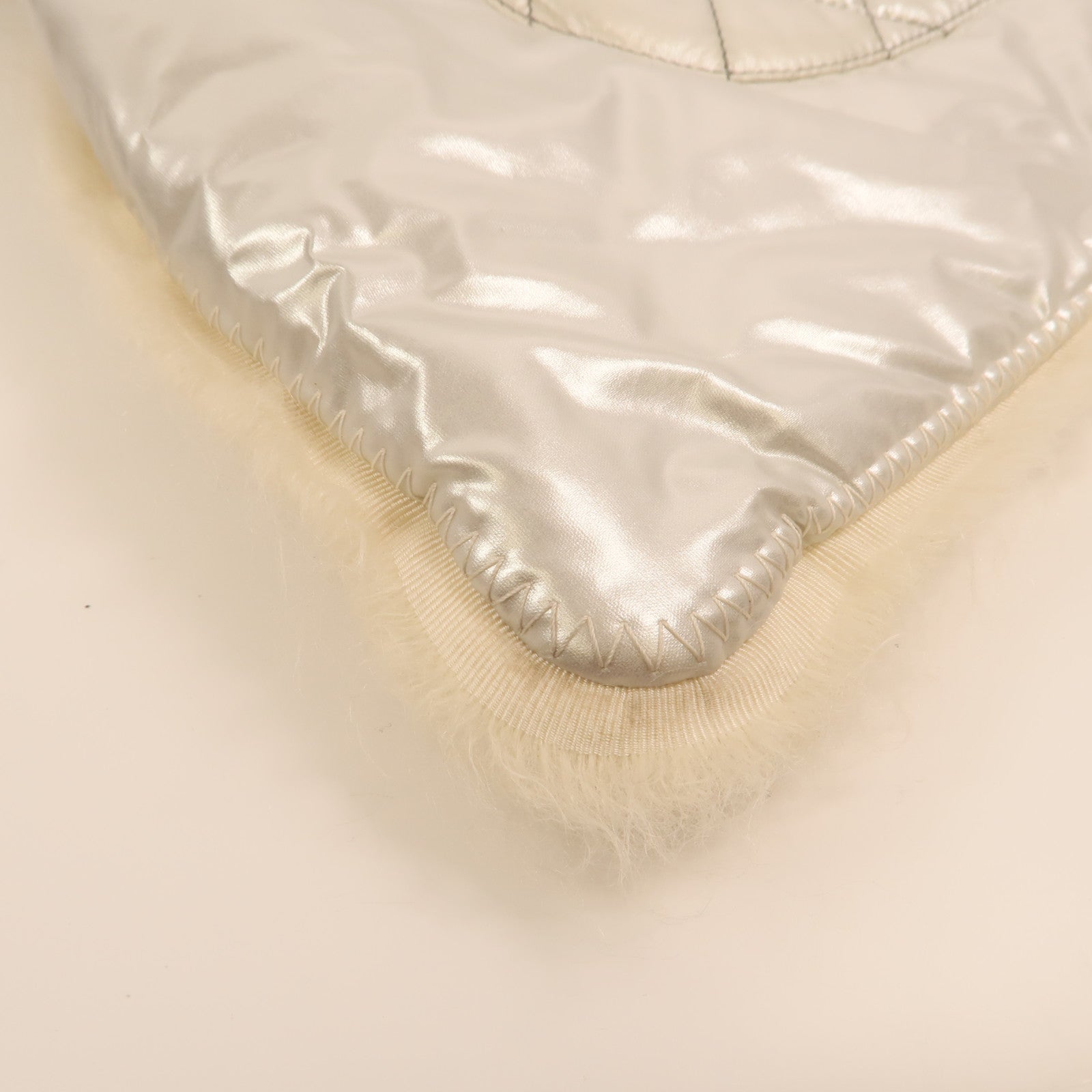 CHANEL PVC/羊毛Vinyl Mohair CC Bonbons Tote銀扣鏈帶肩背袋