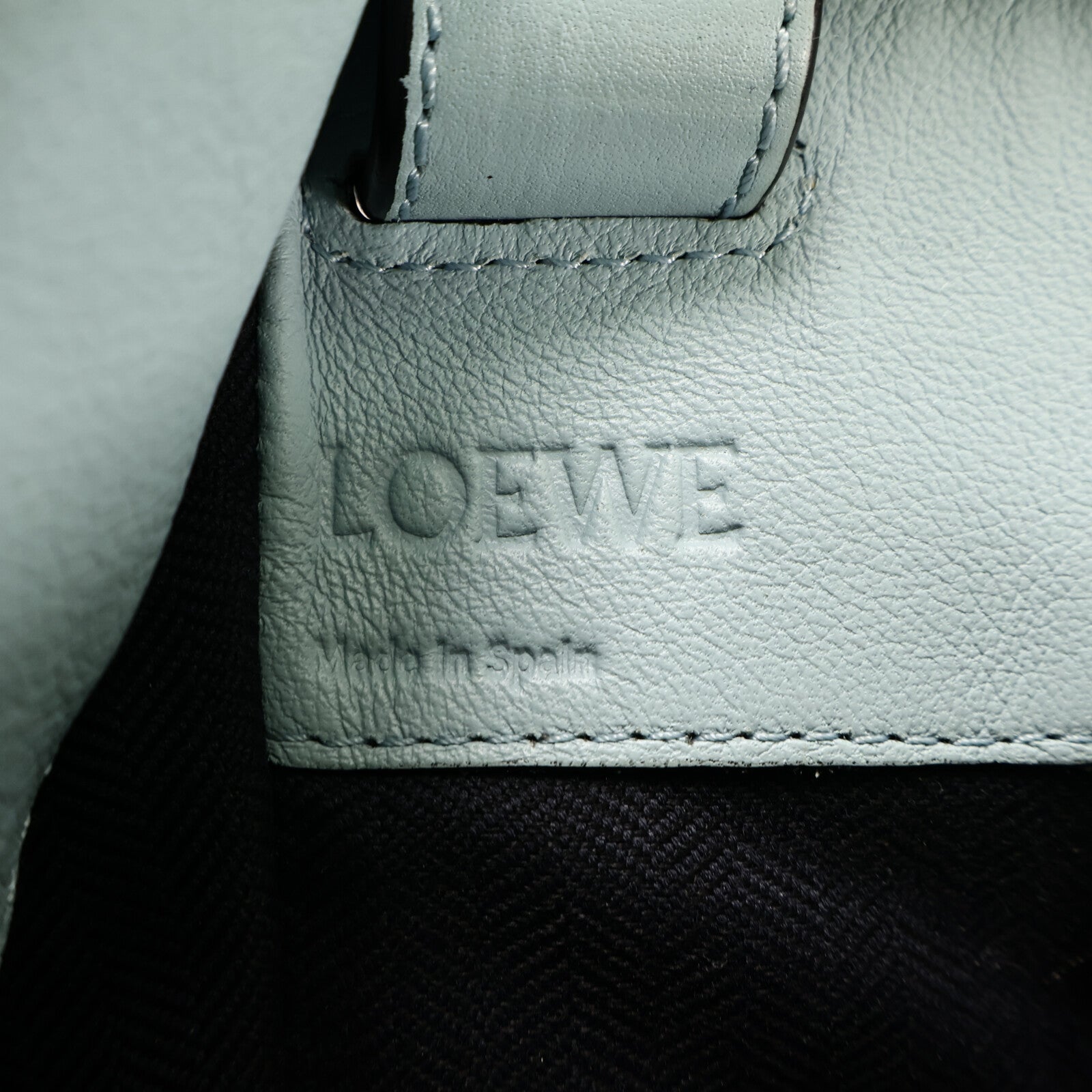 LOEWE 牛皮皮革Hammock Medium手挽肩背兩用袋