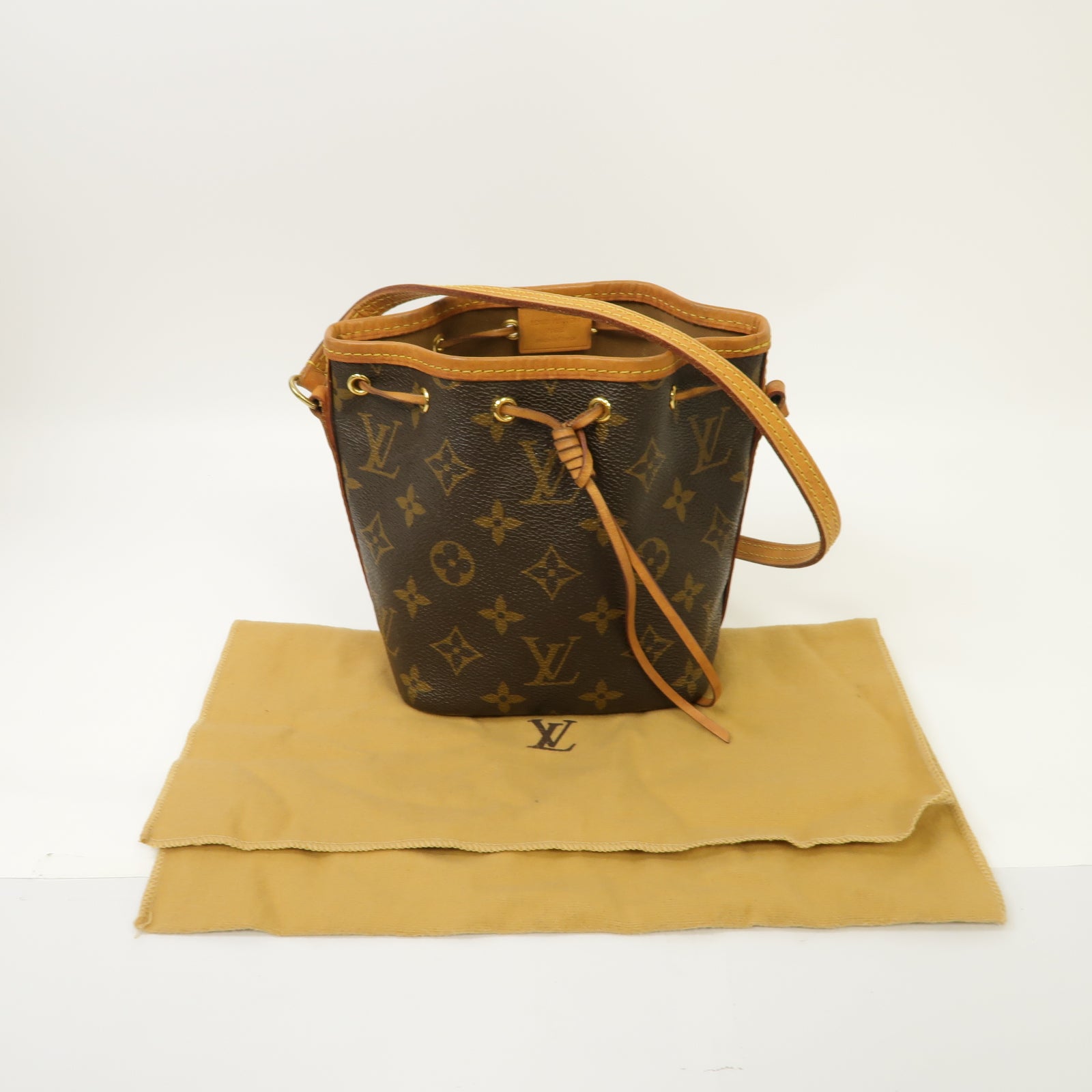 LOUIS VUITTON Monogram Nano Noe金扣肩背袋啡色