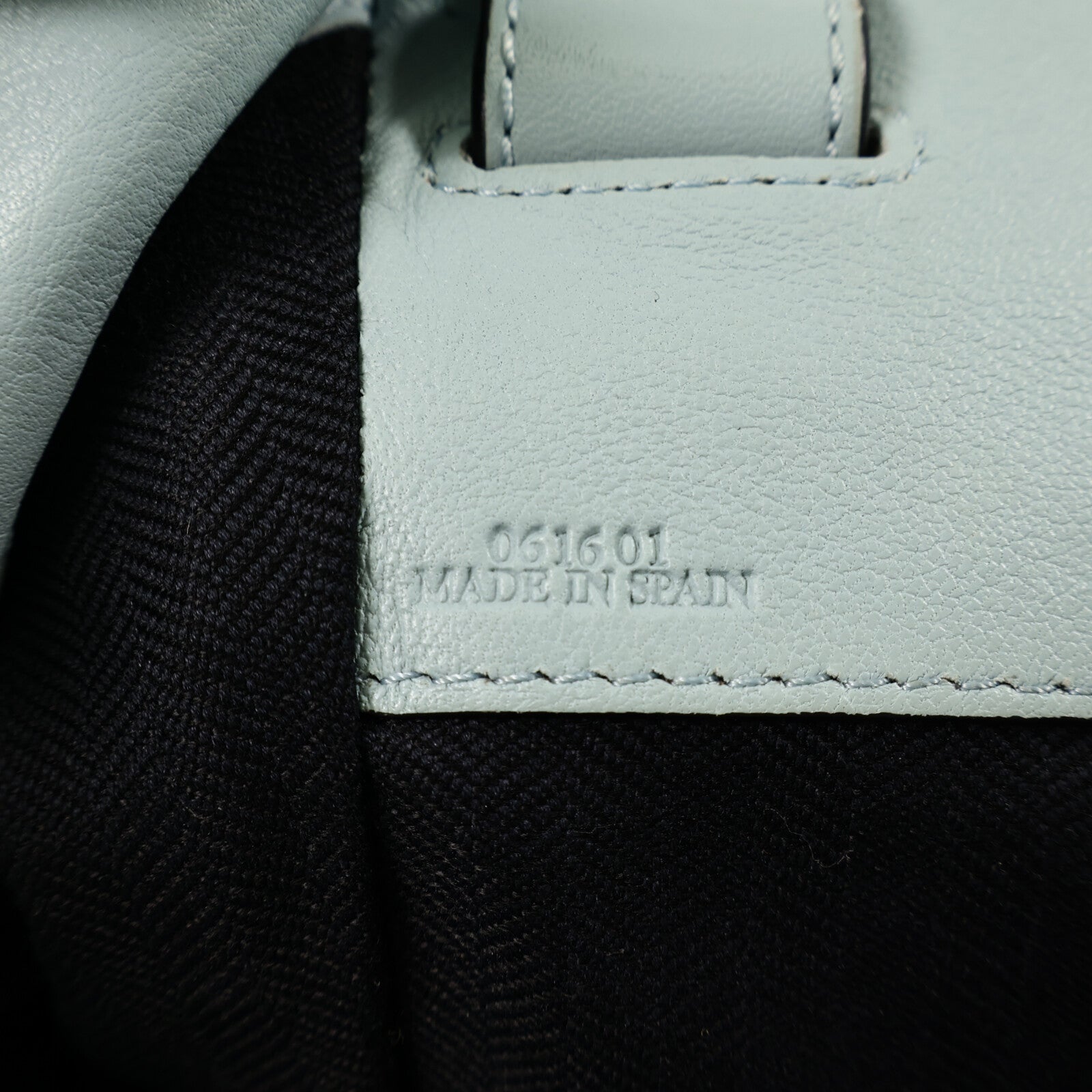 LOEWE 牛皮皮革Hammock Medium手挽肩背兩用袋