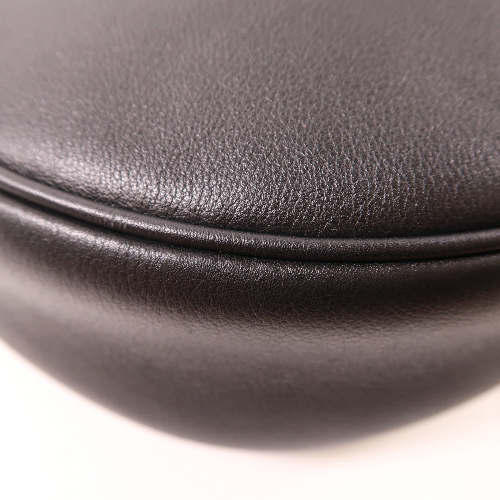 CELINE 牛皮皮革Heloise Bag金扣肩背袋黑色