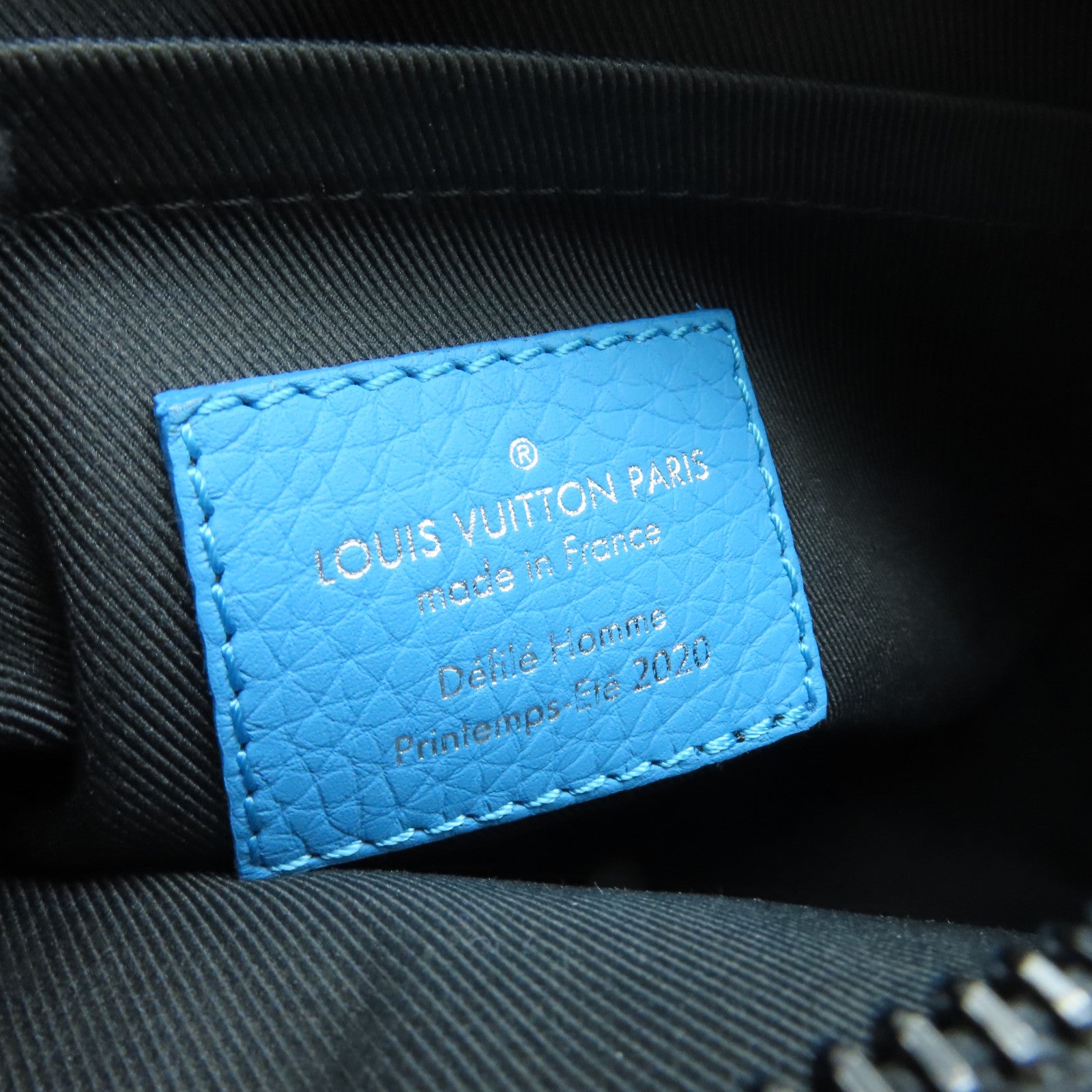 LOUIS VUITTON 【清倉大減價】Taurillon Monogram Triangle黑扣肩背袋藍色