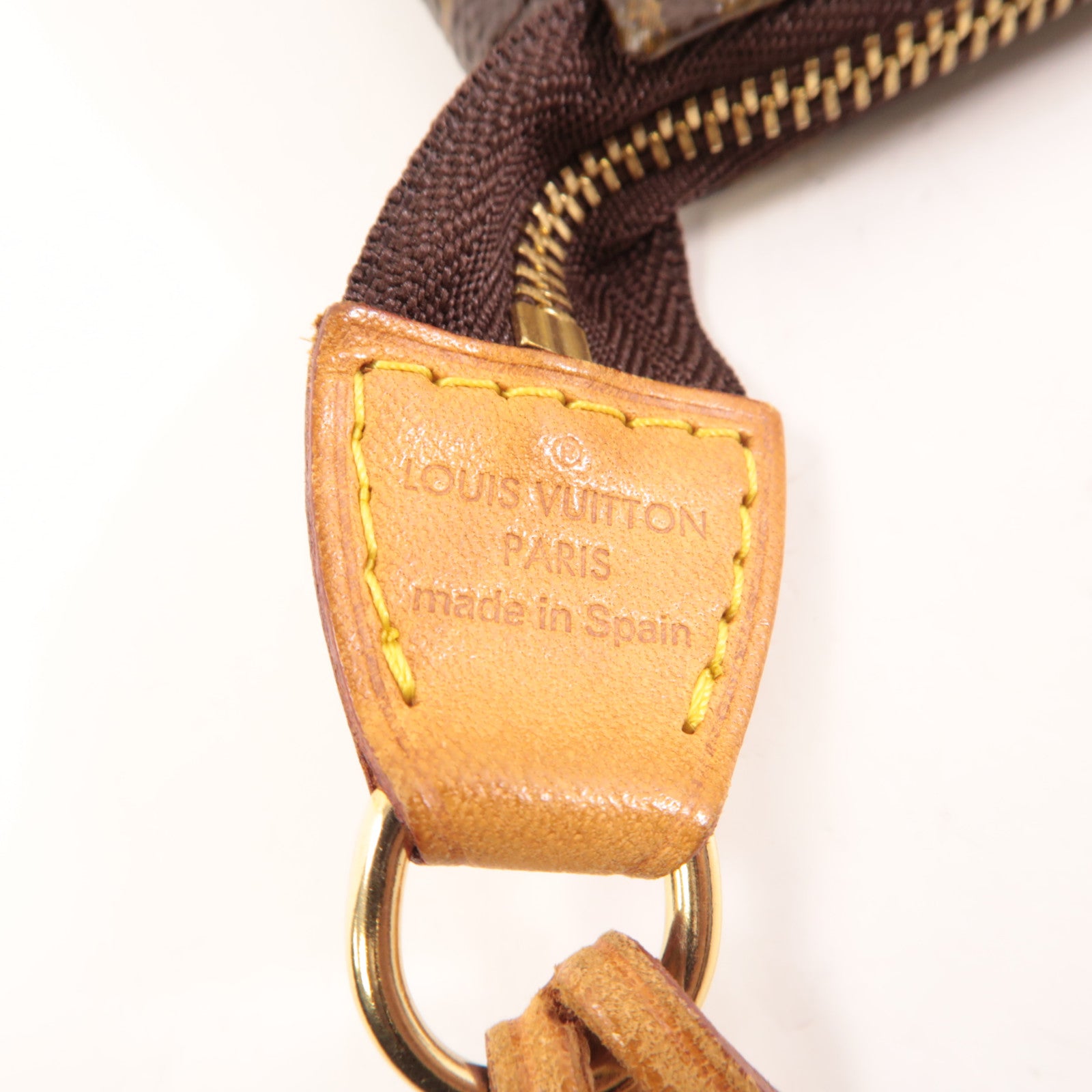 LOUIS VUITTON Monogram Pochette Accessoires金扣手挽袋棕色