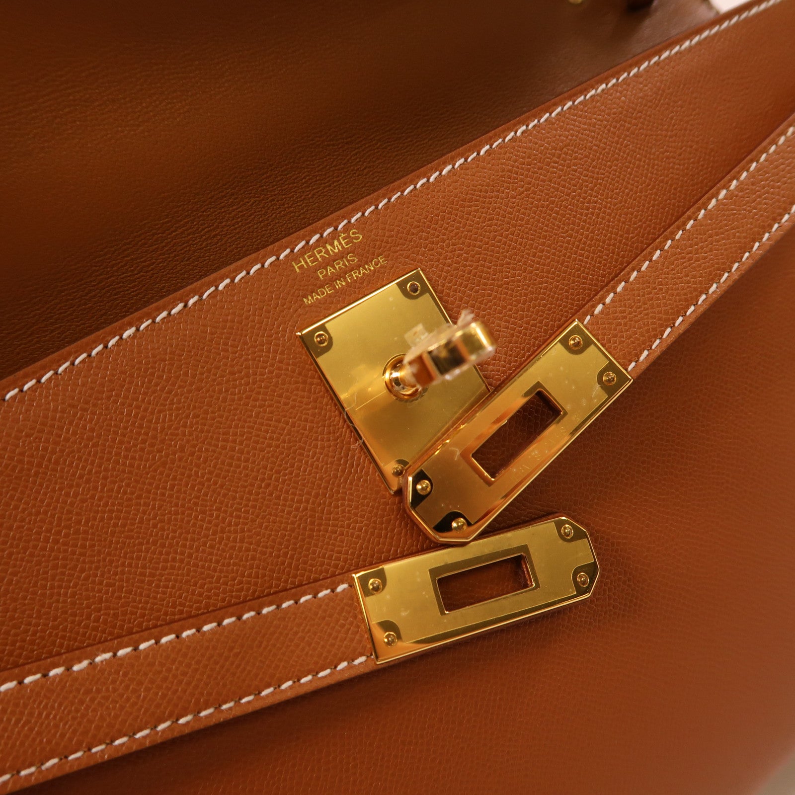 HERMES Madame皮革Kelly Elan金扣肩背袋Gold