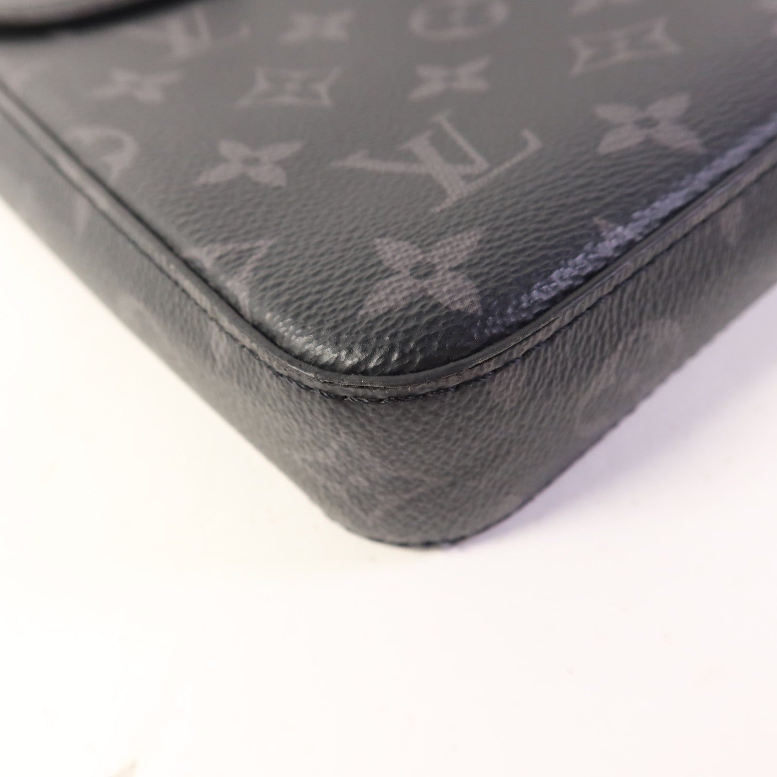 LOUIS VUITTON Monogram Eclipse Pochette Steamer手拿包
