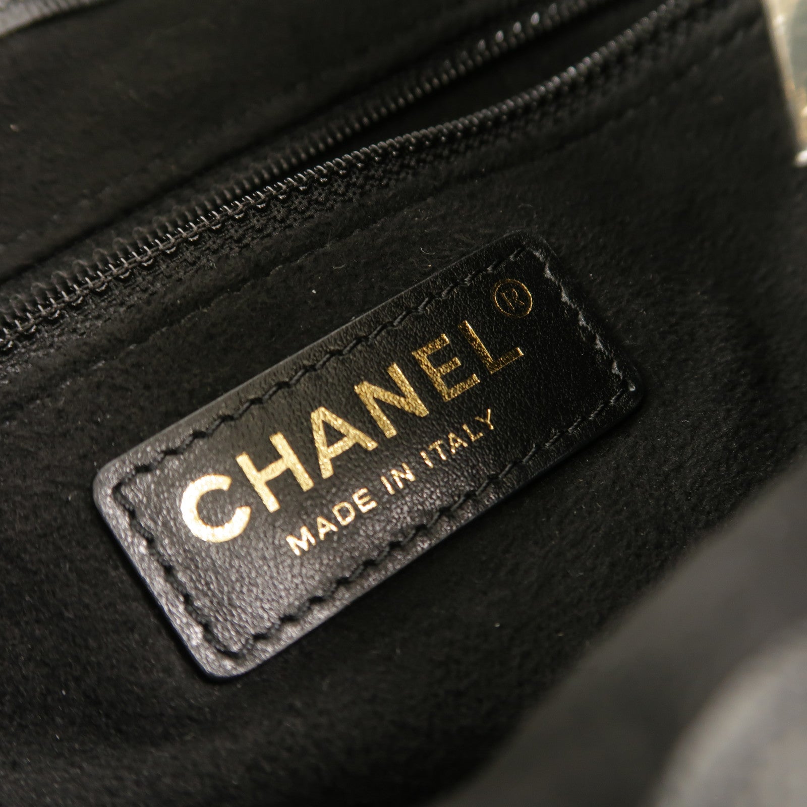 CHANEL 牛皮皮革Bucket鏈帶肩背袋
