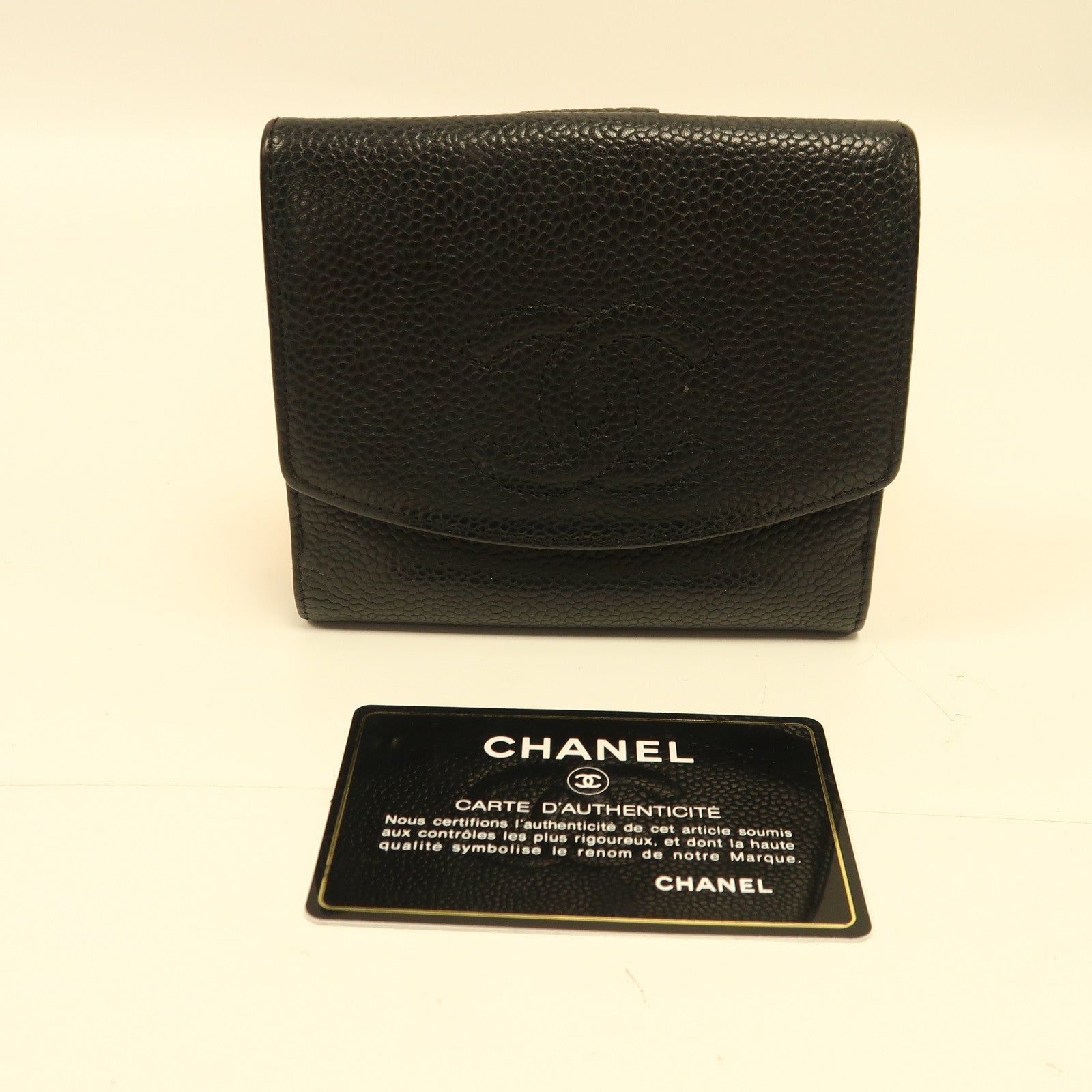 CHANEL Caviar皮革Wallet金扣折疊錢包黑色
