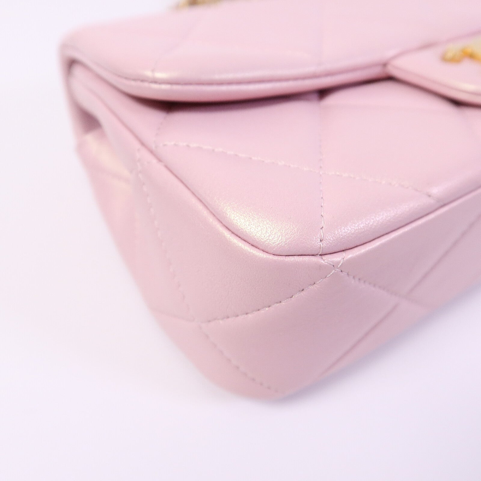 CHANEL 羊皮皮革Pearl Crush Mini Flap Bag鏈帶肩背袋