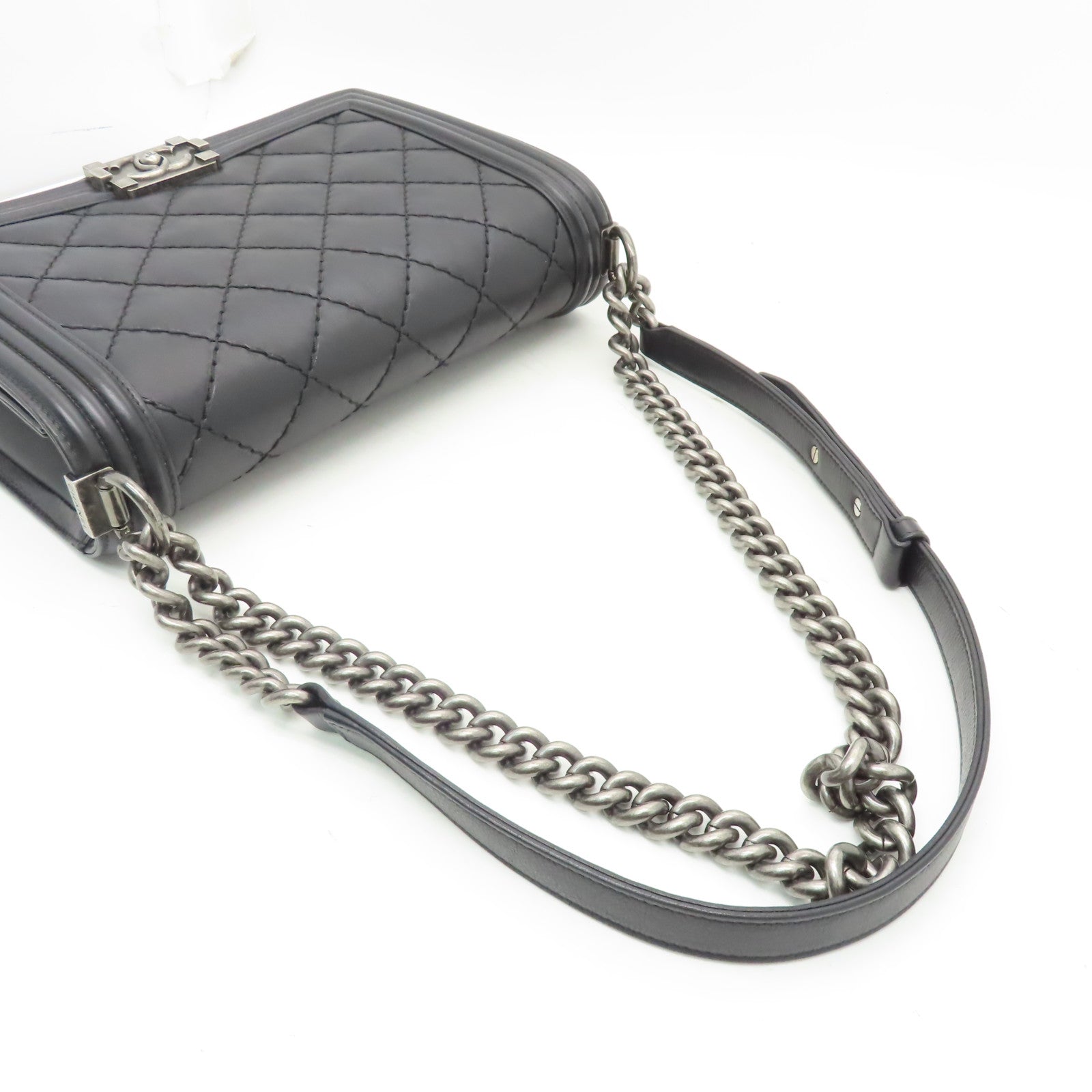 CHANEL **【激減優惠】菱格羊皮皮革Boy Shoulder Bag銀扣鏈帶肩背袋黑色