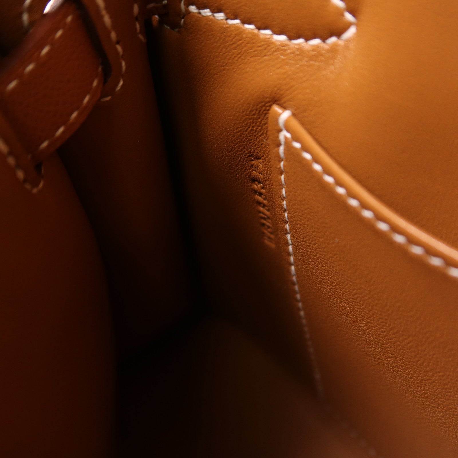 HERMES Madame皮革Kelly Elan金扣肩背袋Gold