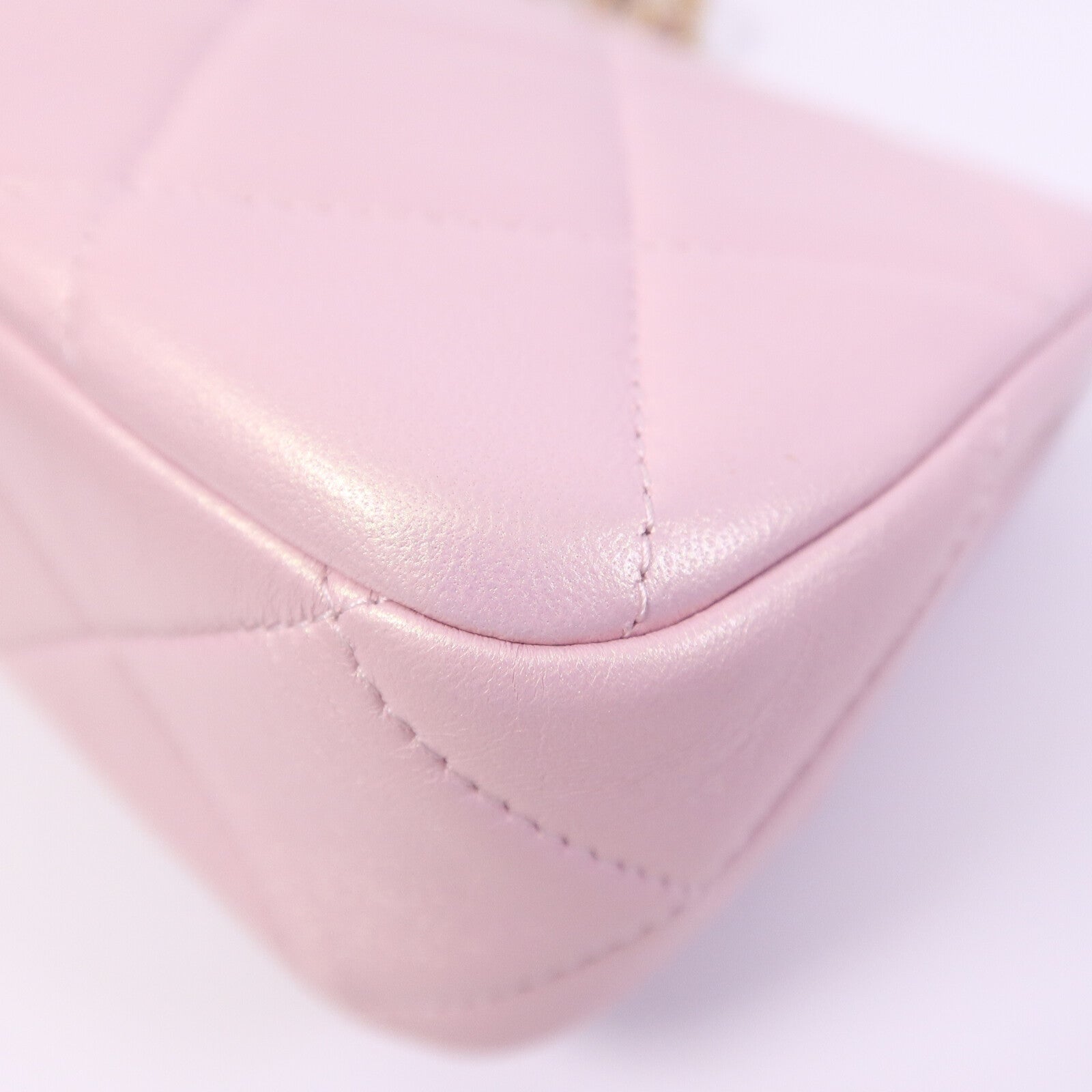 CHANEL 羊皮皮革Pearl Crush Mini Flap Bag鏈帶肩背袋