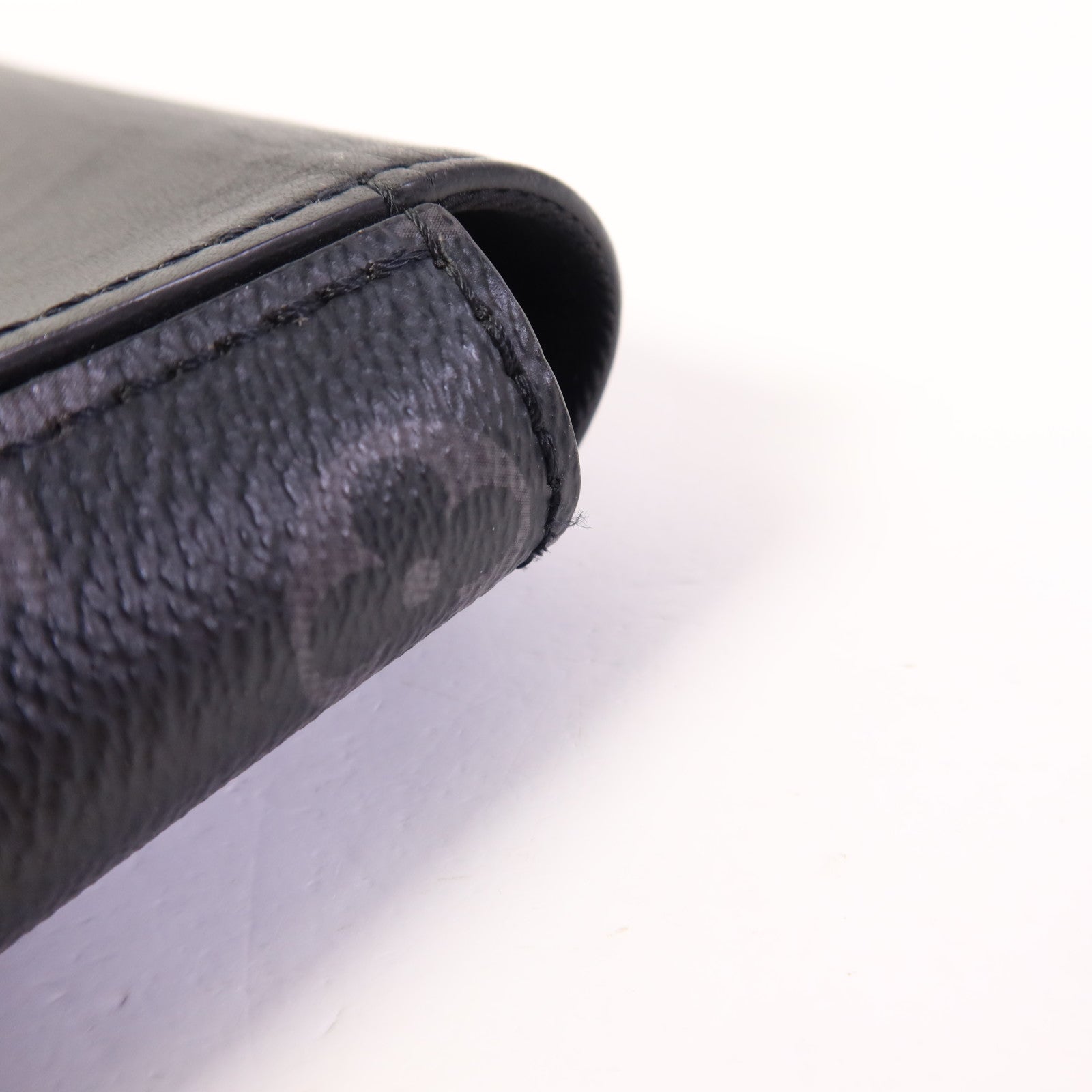 LOUIS VUITTON Monogram Eclipse Pochette Steamer手拿包