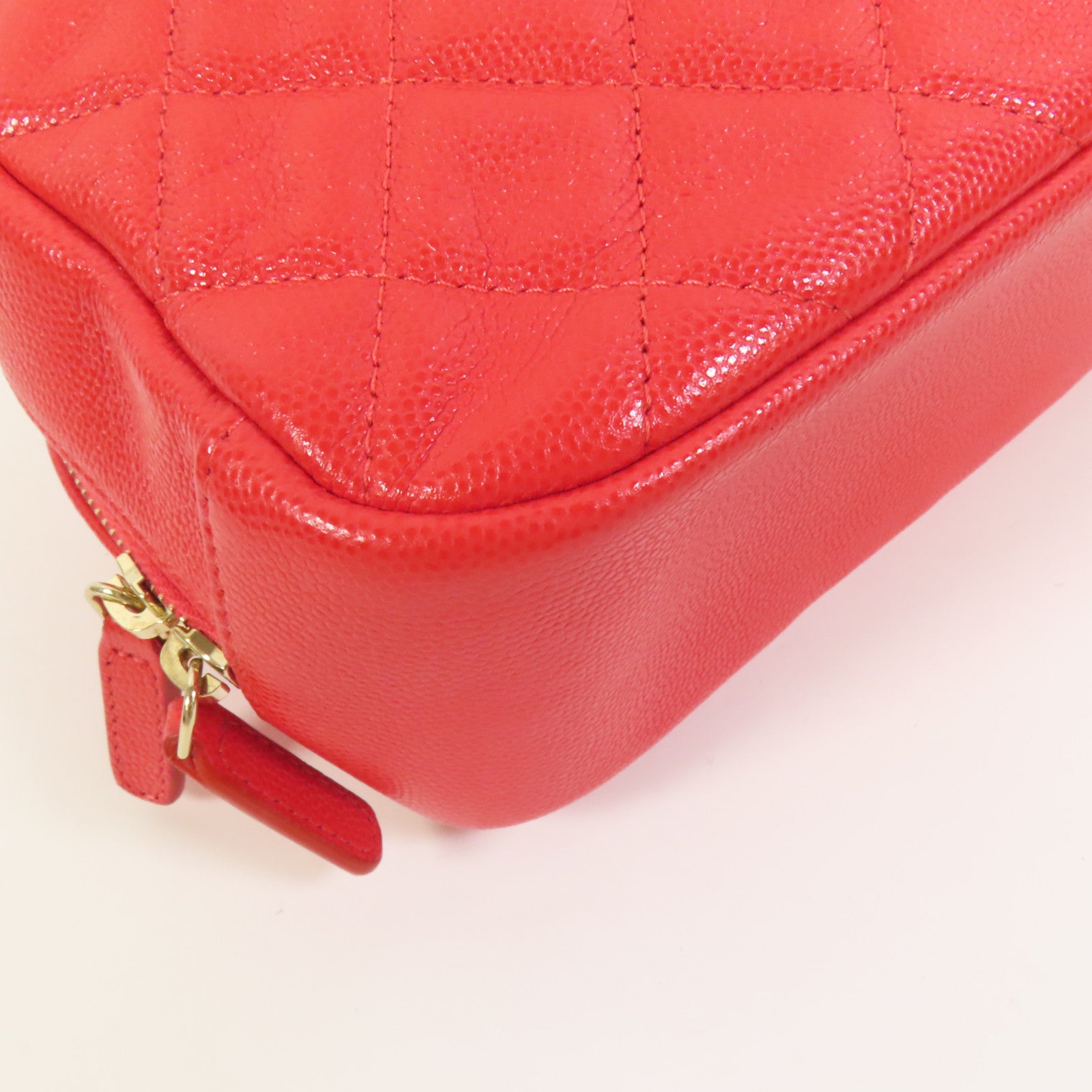 CHANEL 牛皮皮革Pouch金扣手拿包