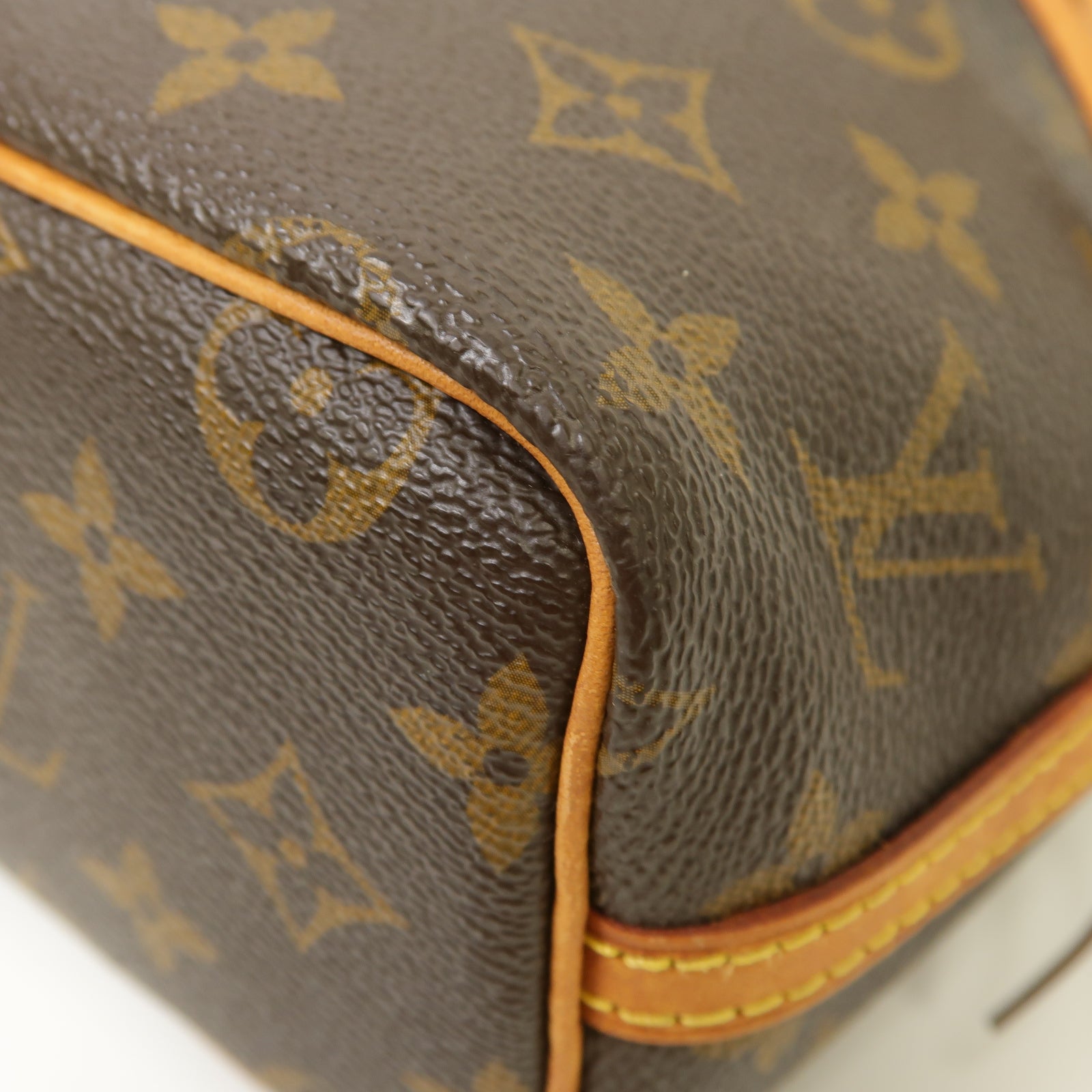 LOUIS VUITTON Monogram Nano Noe金扣肩背袋啡色