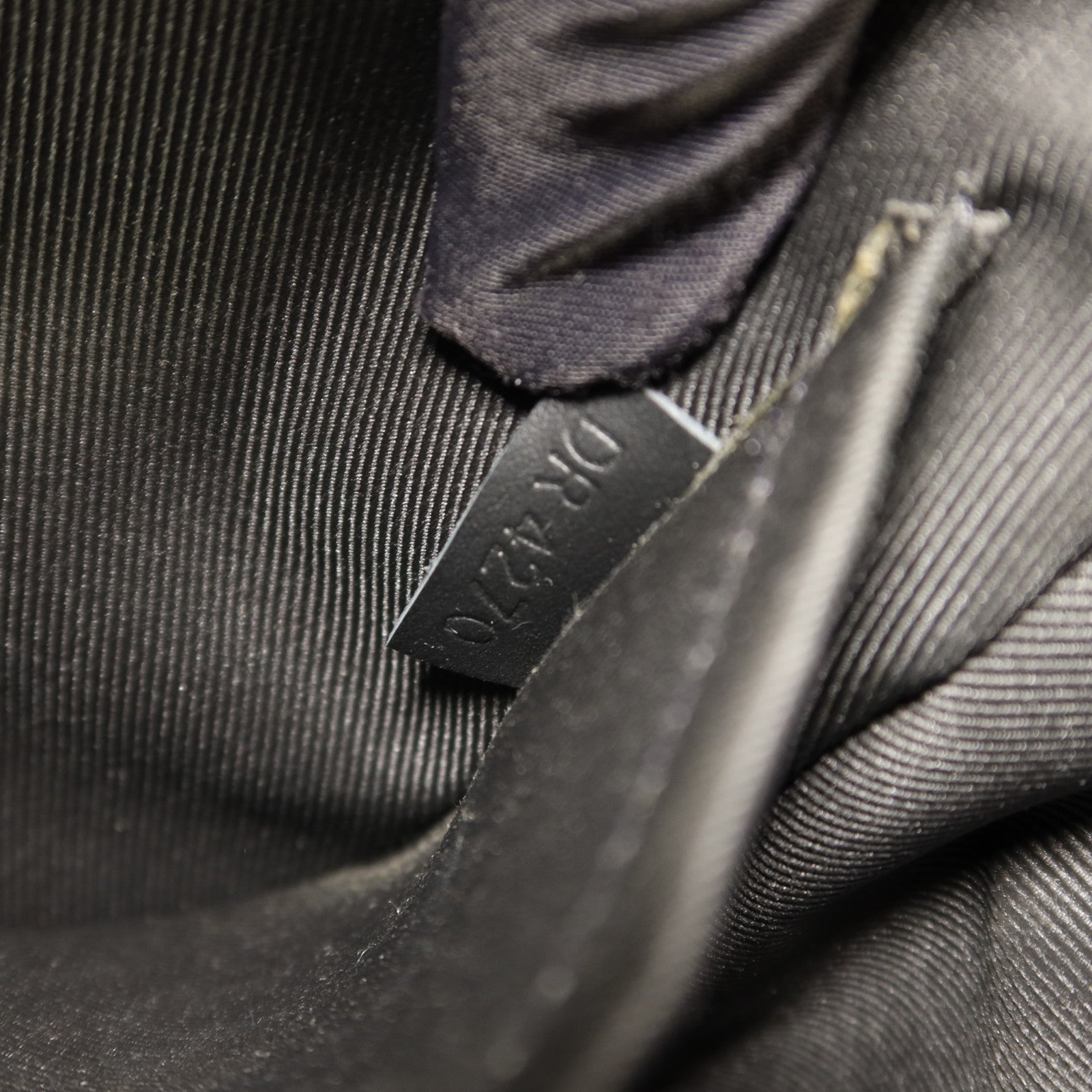 LOUIS VUITTON 牛皮皮革City Keepall 25肩背袋