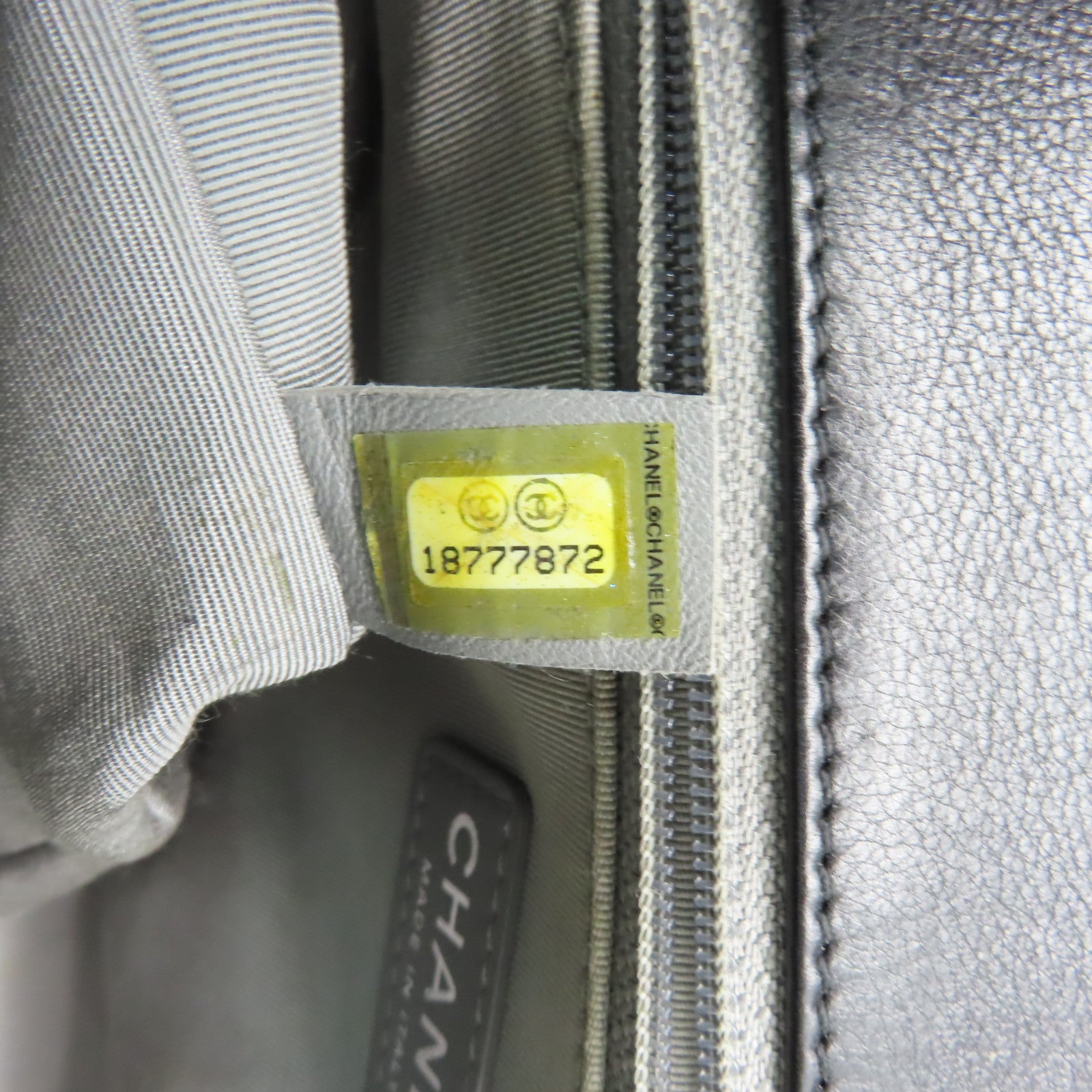 CHANEL **【激減優惠】菱格羊皮皮革Boy Shoulder Bag銀扣鏈帶肩背袋黑色