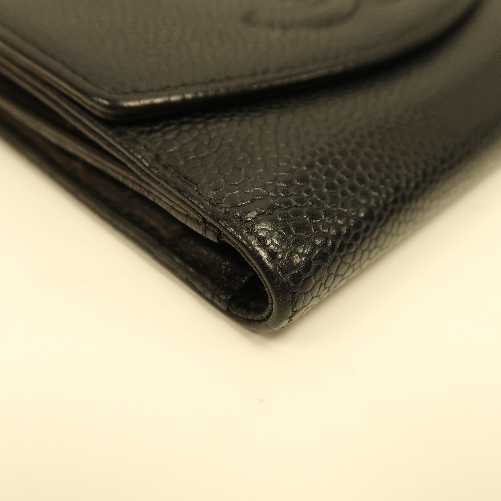 CHANEL Caviar皮革Wallet金扣折疊錢包黑色