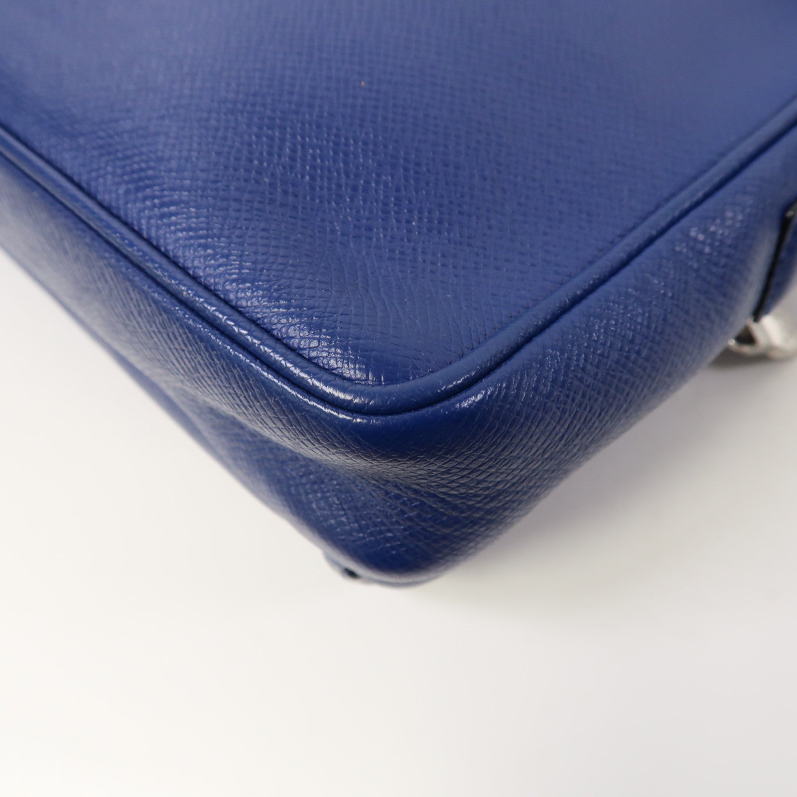 LOUIS VUITTON Taiga Outdoor Messenger PM銀扣肩背袋藍色