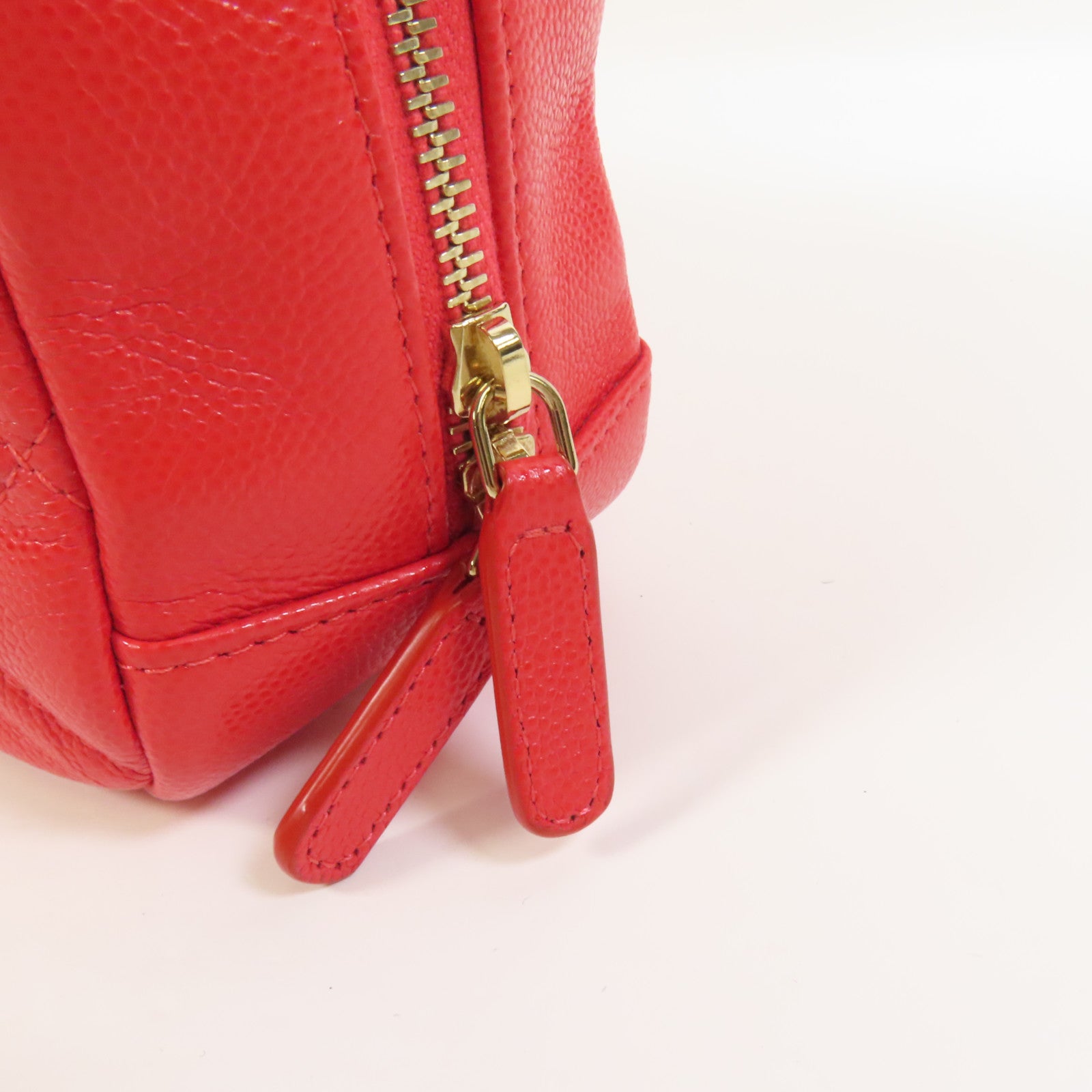 CHANEL 牛皮皮革Pouch金扣手拿包