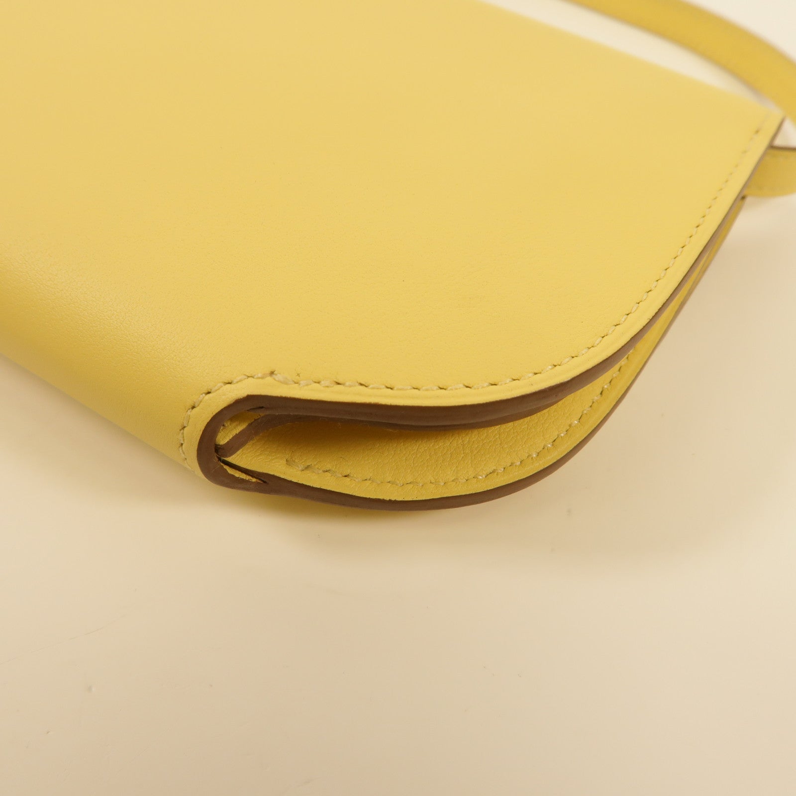 HERMES Swift皮革Mini Convoyeur金扣肩背袋Lime