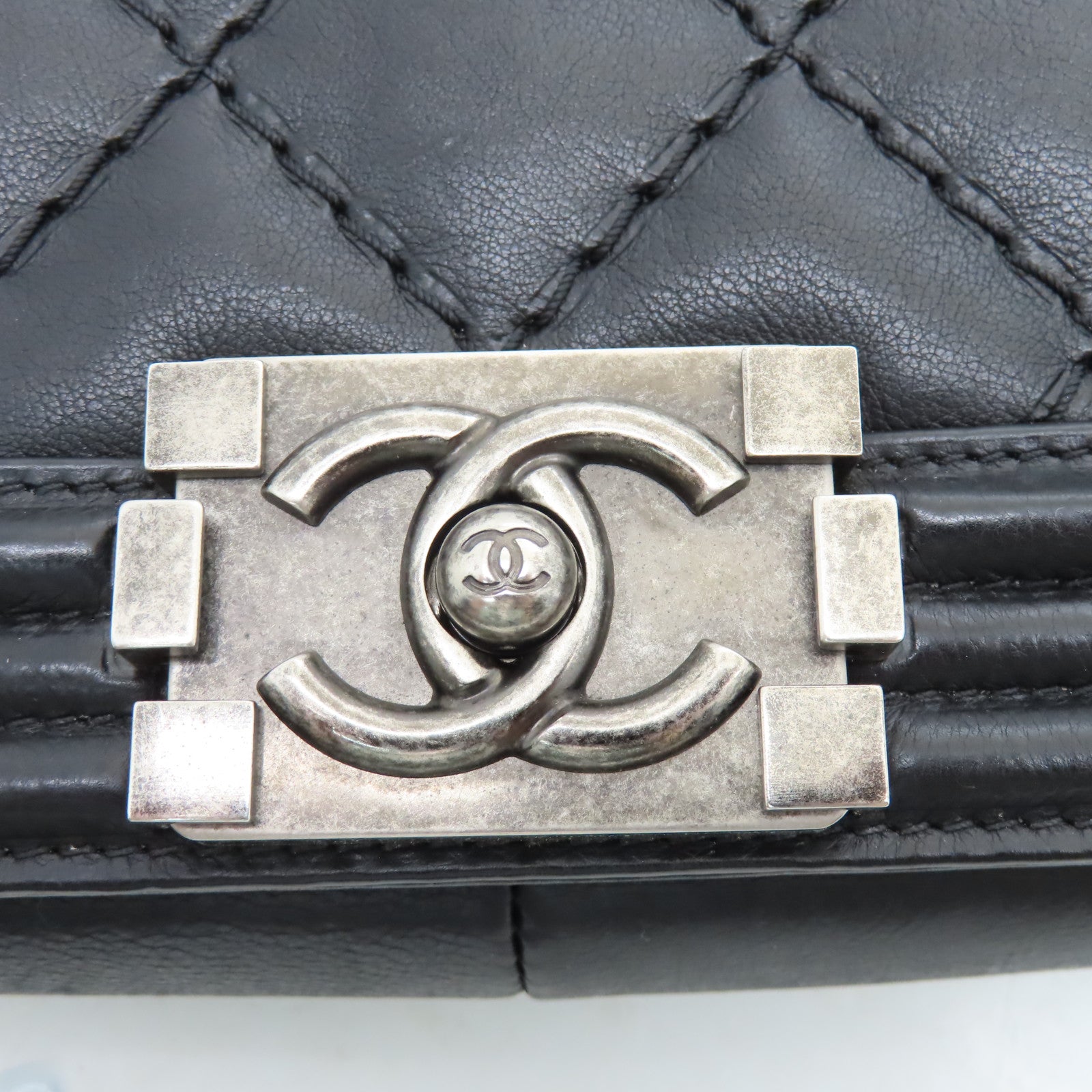 CHANEL **【激減優惠】菱格羊皮皮革Boy Shoulder Bag銀扣鏈帶肩背袋黑色