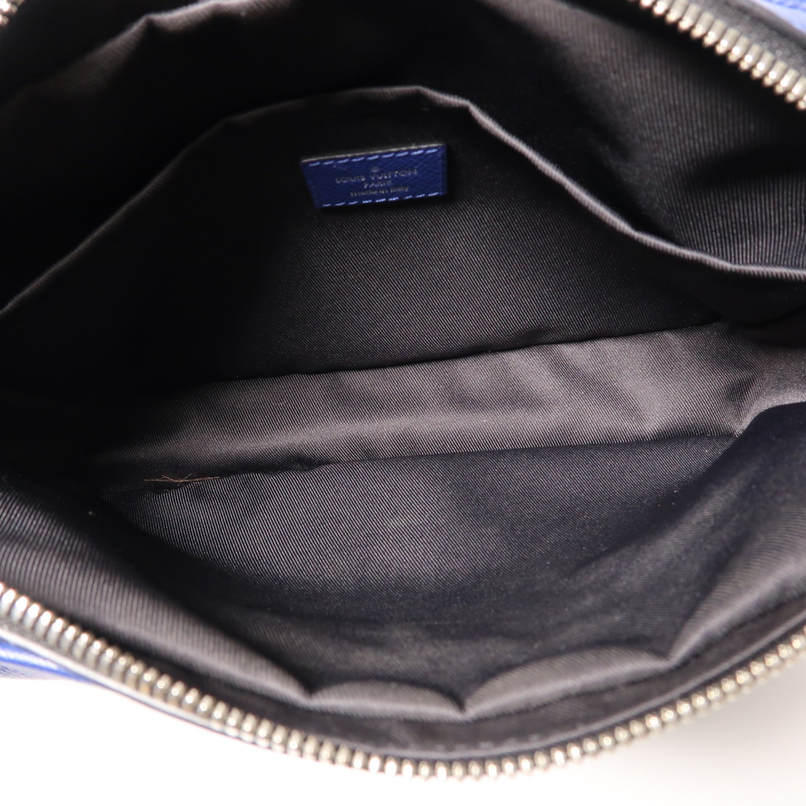 LOUIS VUITTON Taiga Outdoor Messenger PM銀扣肩背袋藍色