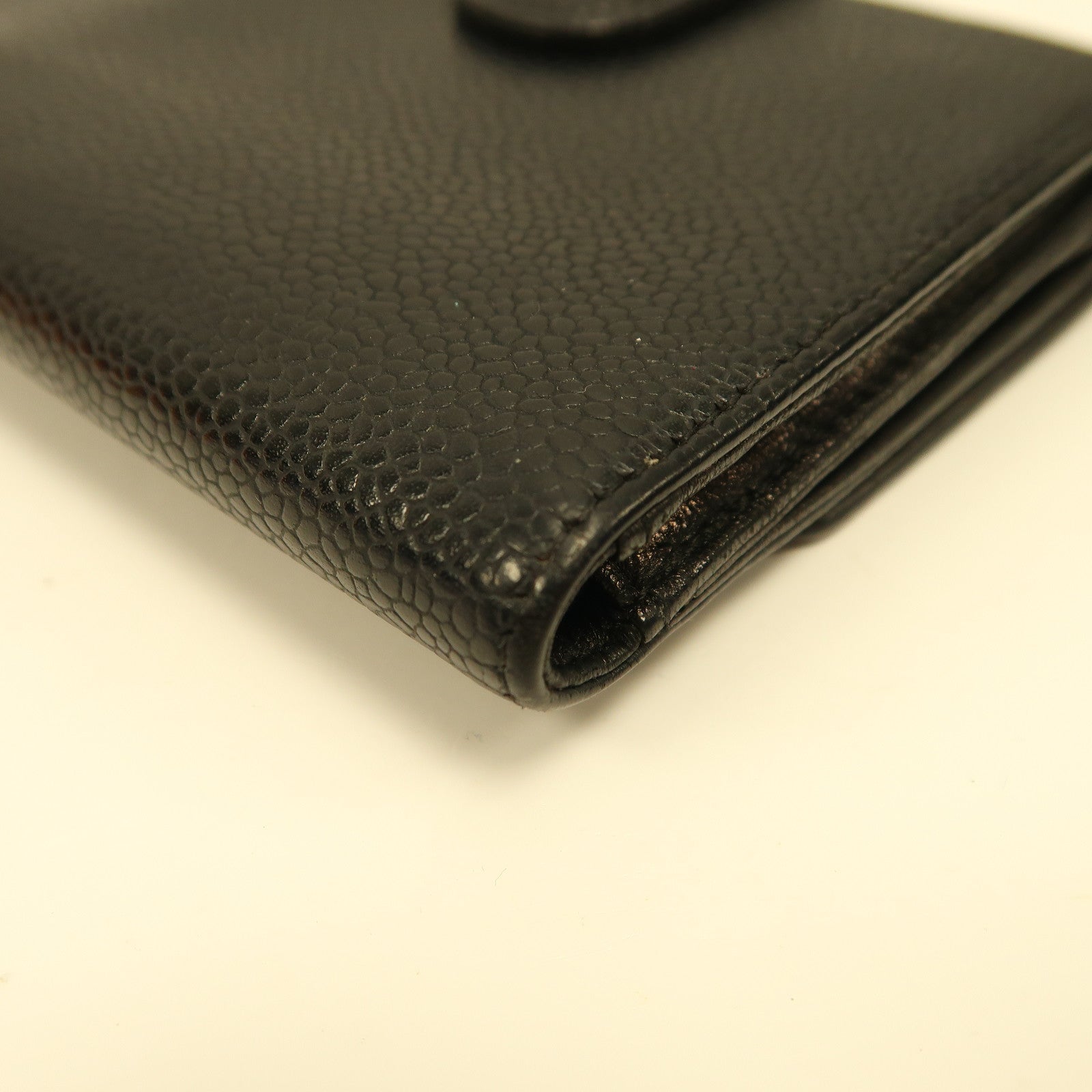 CHANEL Caviar皮革Wallet金扣折疊錢包黑色