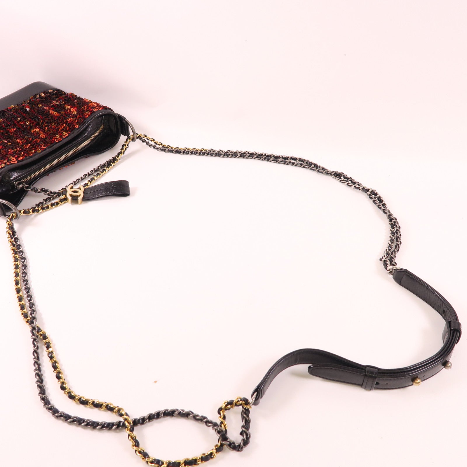 CHANEL 珠片/牛皮皮革Gabrielle Small鏈帶肩背袋