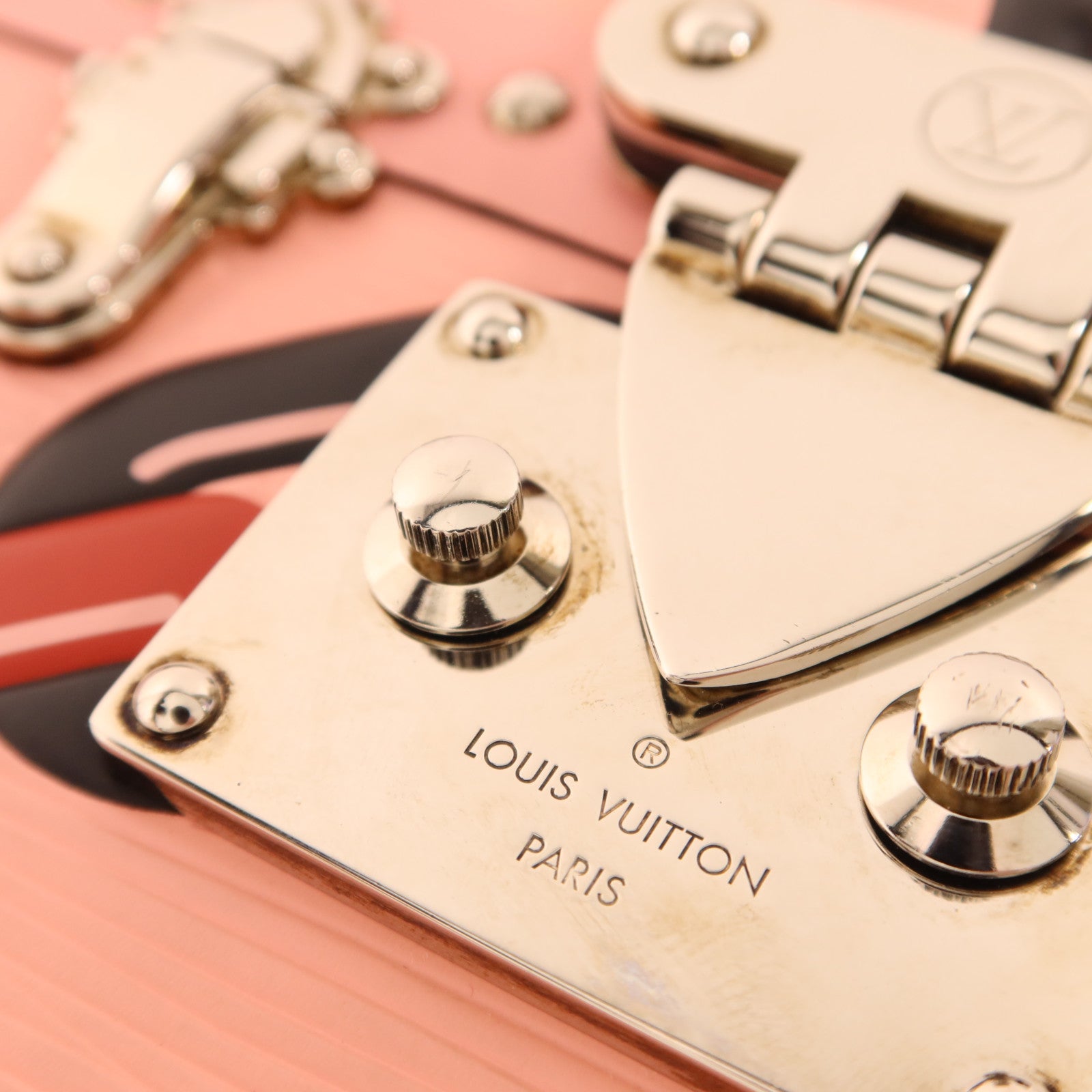 LOUIS VUITTON Epi Petite Malle Pink Chain Flower銀扣肩背袋