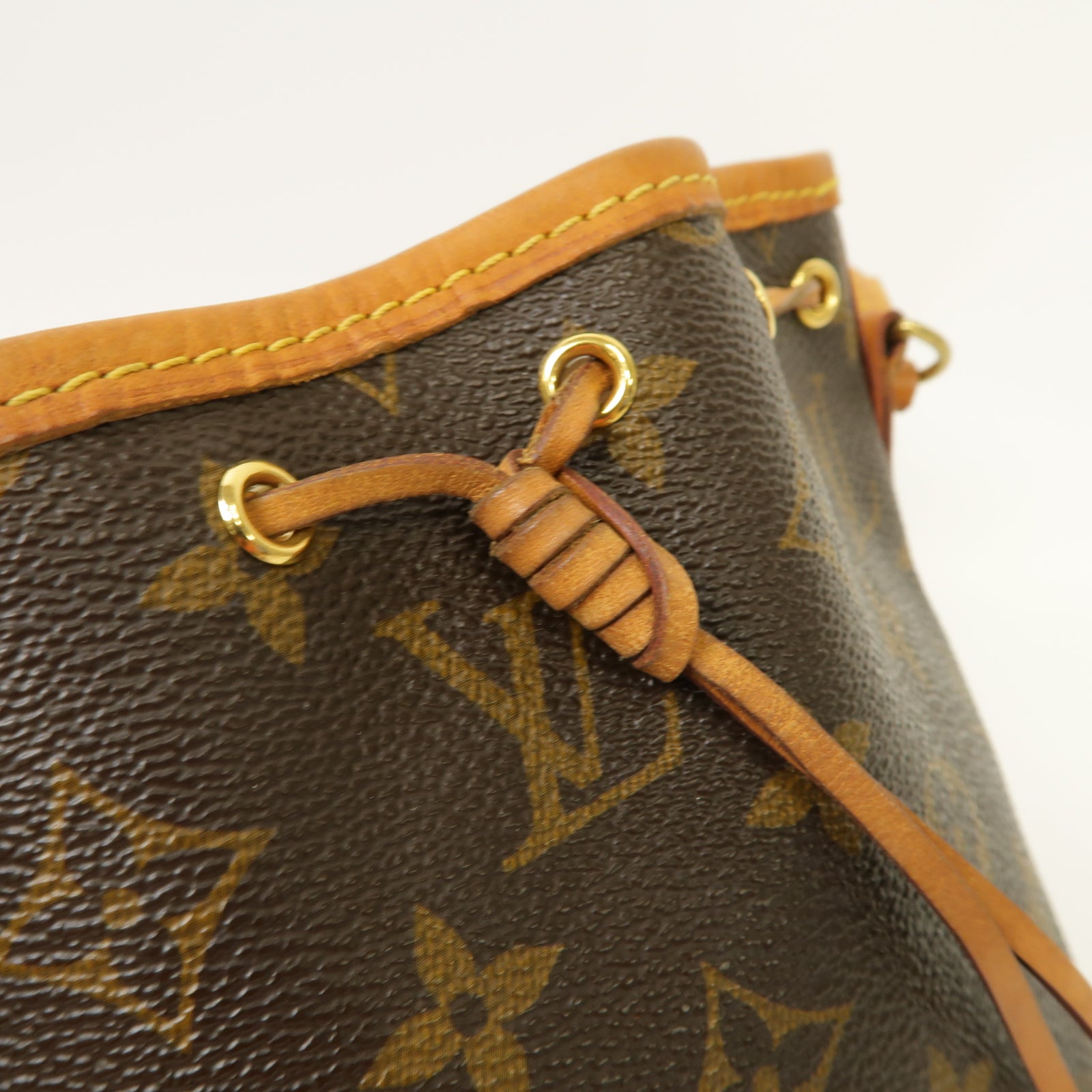 LOUIS VUITTON Monogram Nano Noe金扣肩背袋啡色