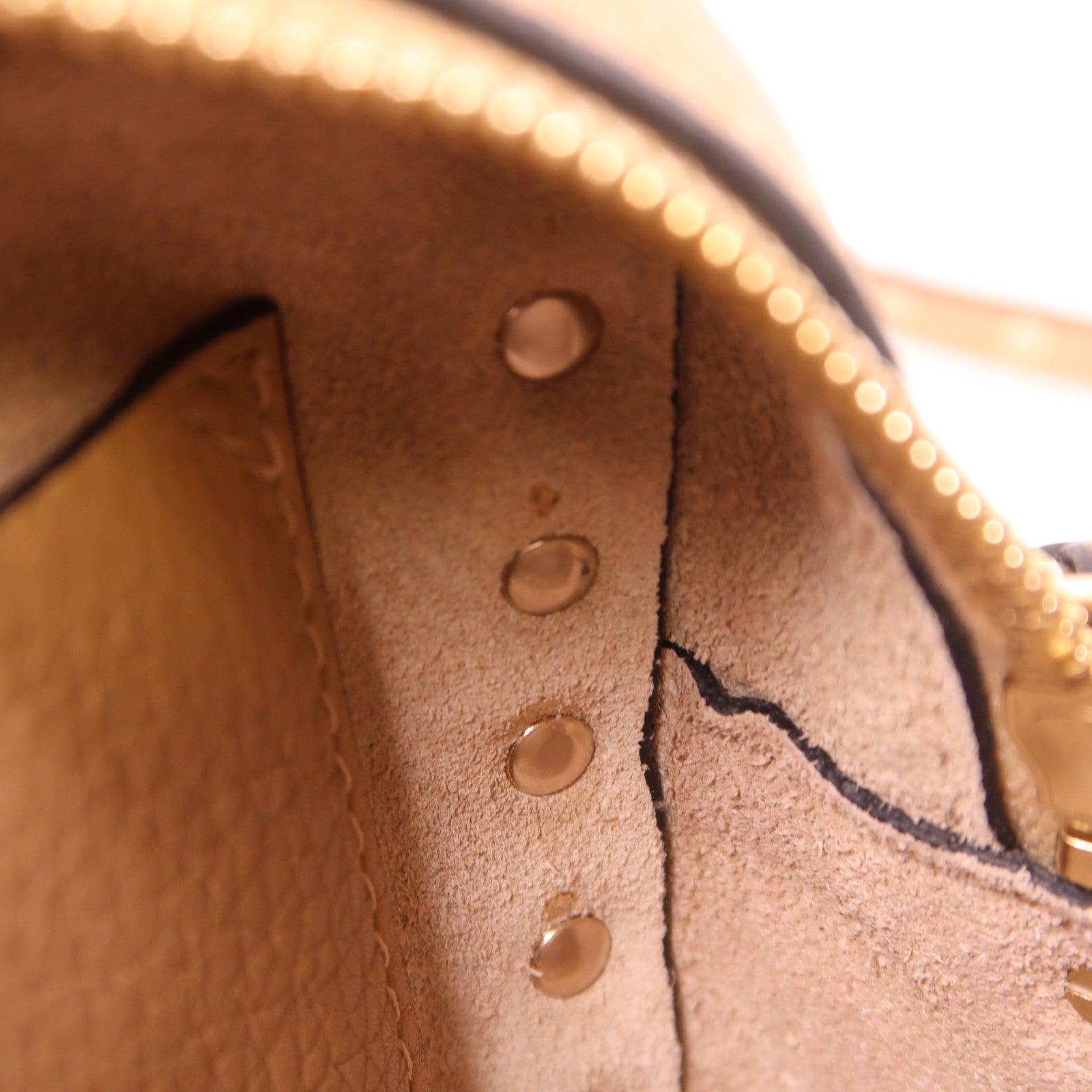 Valentino 牛皮皮革Shoulder Bag金扣肩背袋