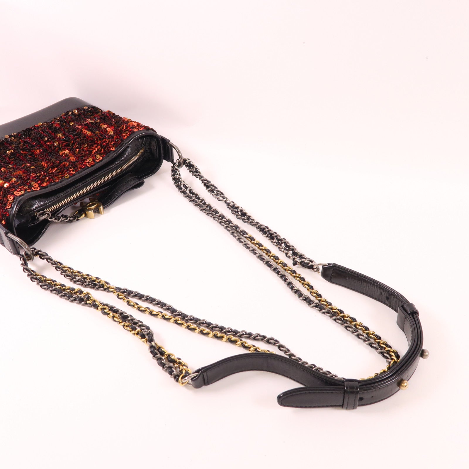 CHANEL 珠片/牛皮皮革Gabrielle Small鏈帶肩背袋