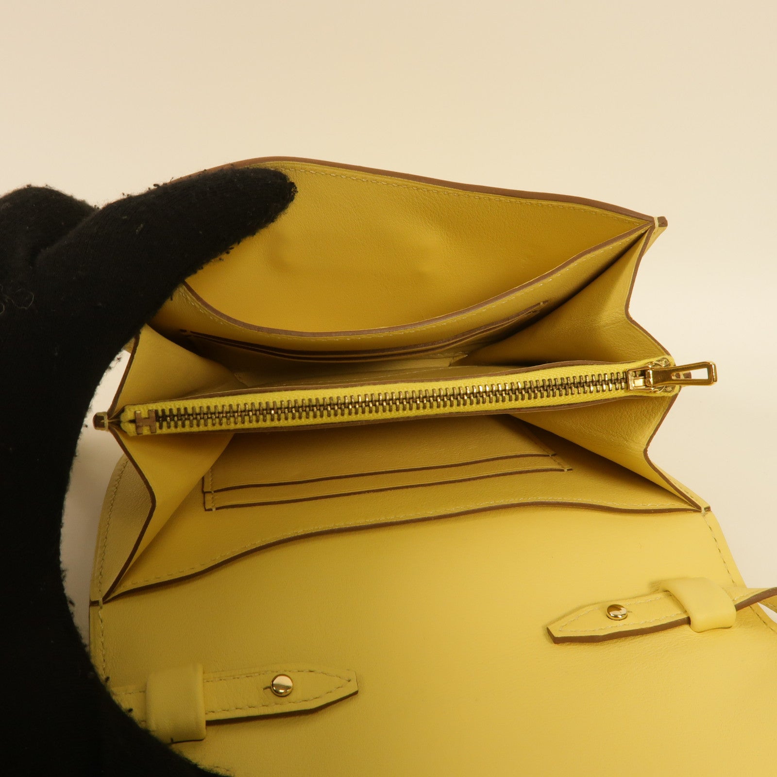 HERMES Swift皮革Mini Convoyeur金扣肩背袋Lime