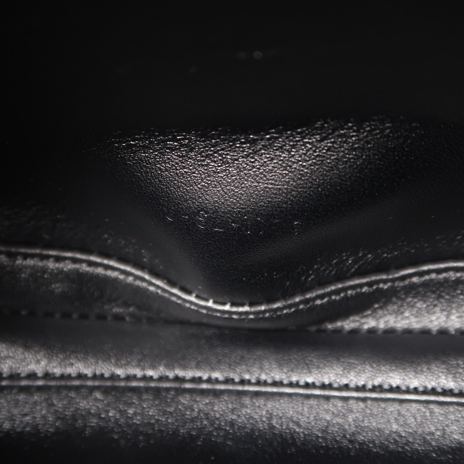 CELINE 牛皮皮革Small Besace 16金扣肩背袋黑色